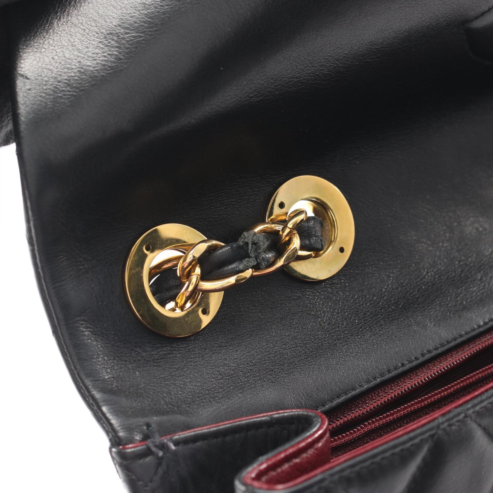 Chanel Black Leather Handbag Shoulder Bag (Pre-Owned)