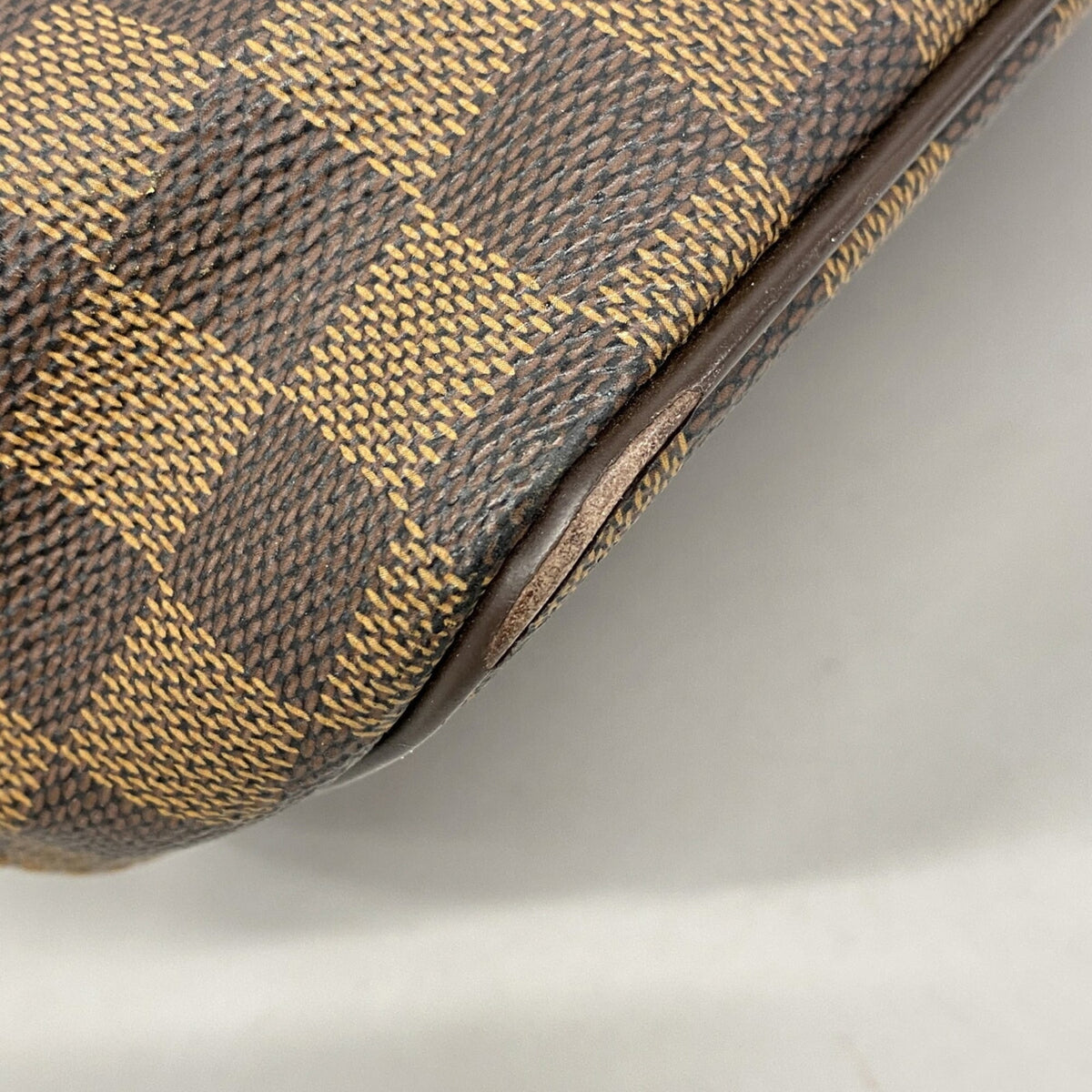 Louis Vuitton Ebene Handbag (Pre-Owned)