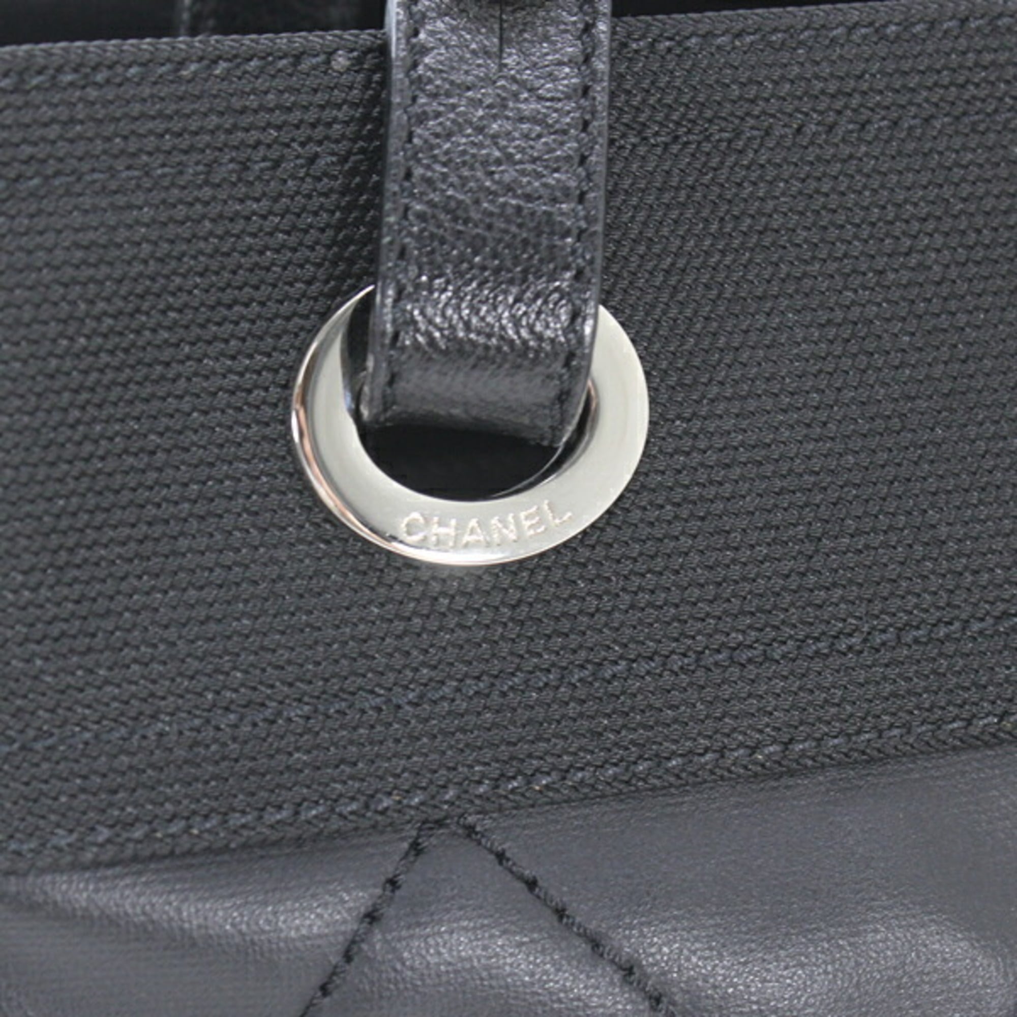 Chanel Black Pvc Leather Tote Bag (Pre-Owned)