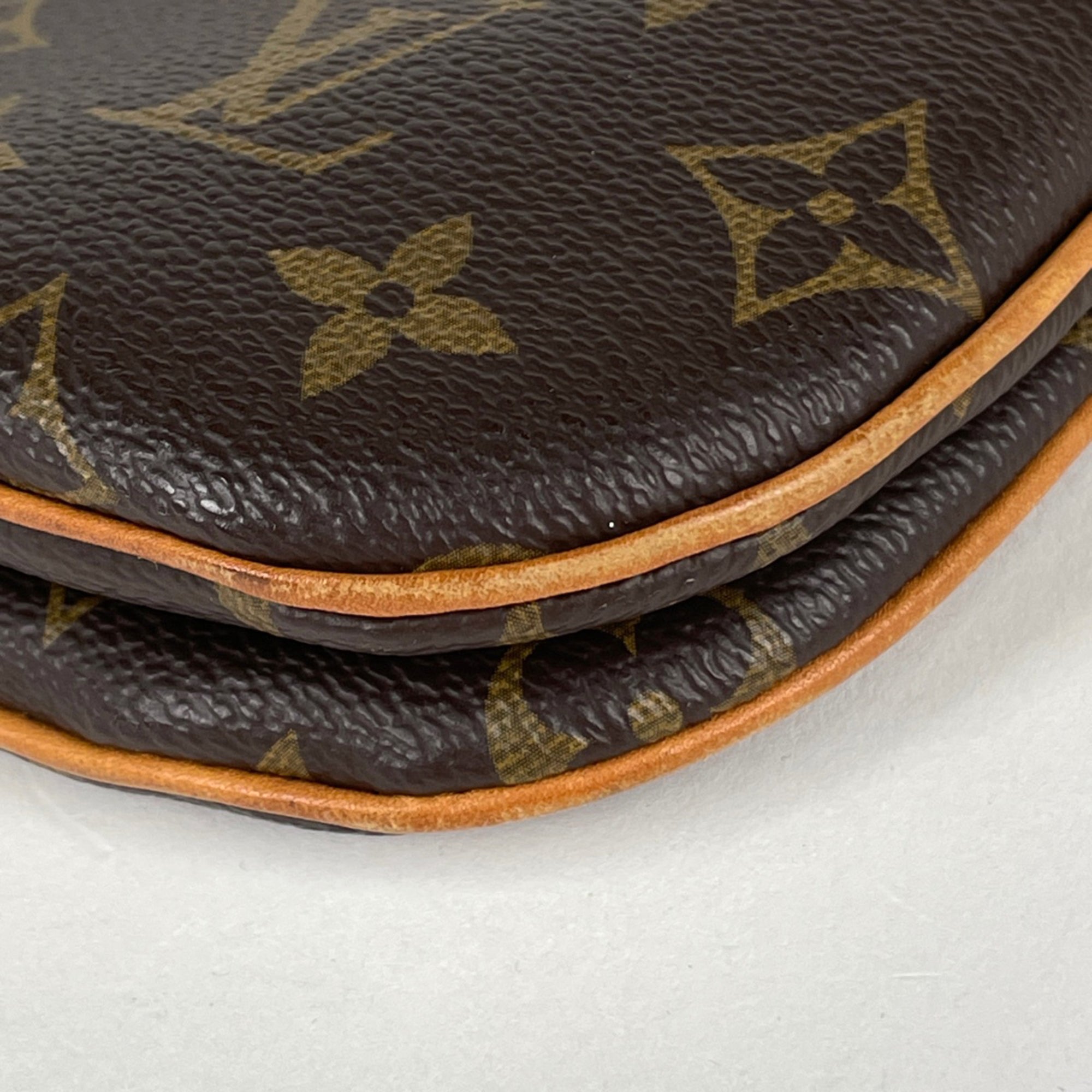 Louis Vuitton Brown Monogram Shoulder Bag (Pre-Owned)