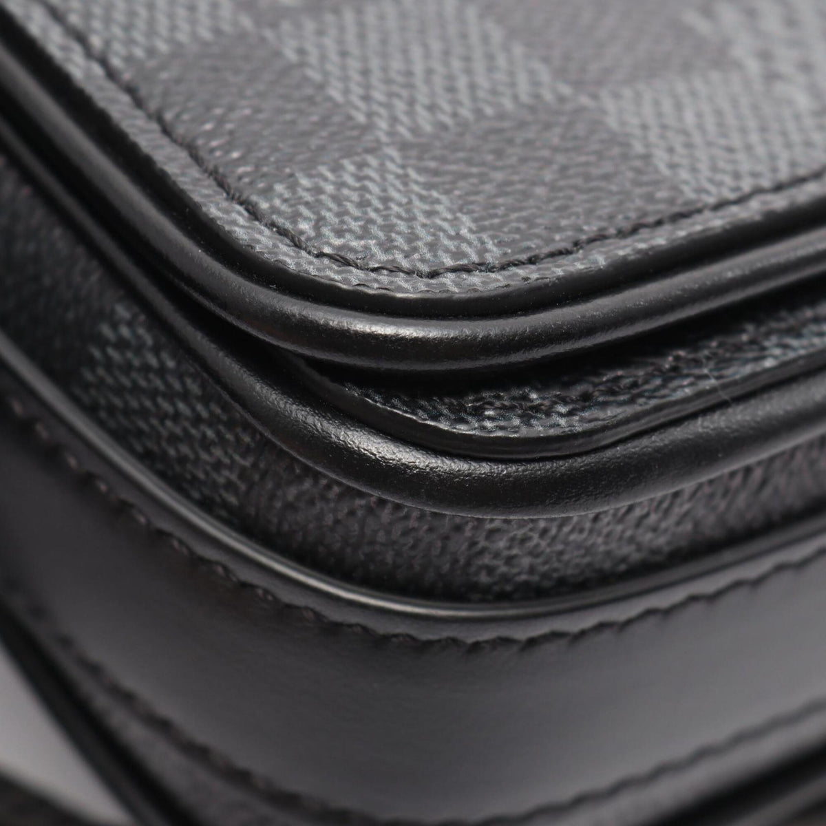 Louis Vuitton Damier Graphite Black Coated Canvas Leather Shoulder Bag (Pre-Owned)
