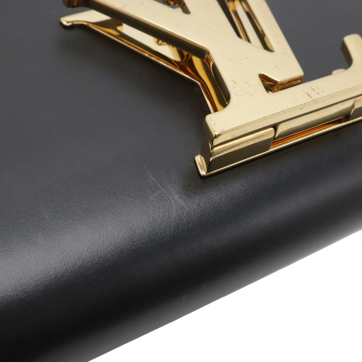 Louis Vuitton Noir Leather Pochette Shoulder Bag (Pre-Owned)