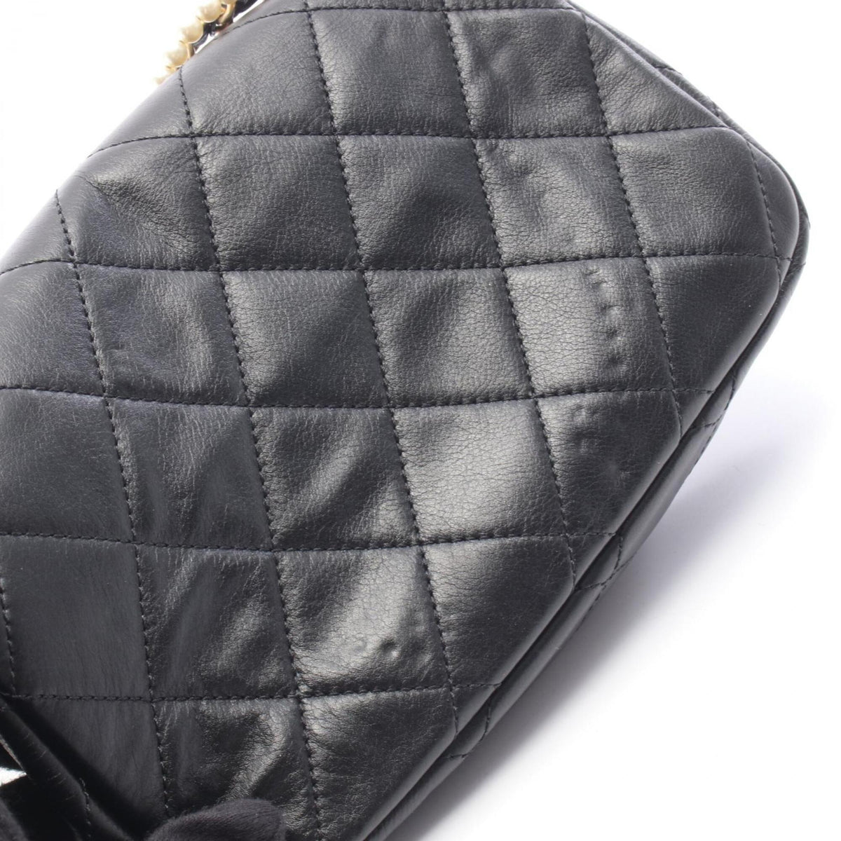 Chanel Black Leather Handbag Shoulder Bag (Pre-Owned)