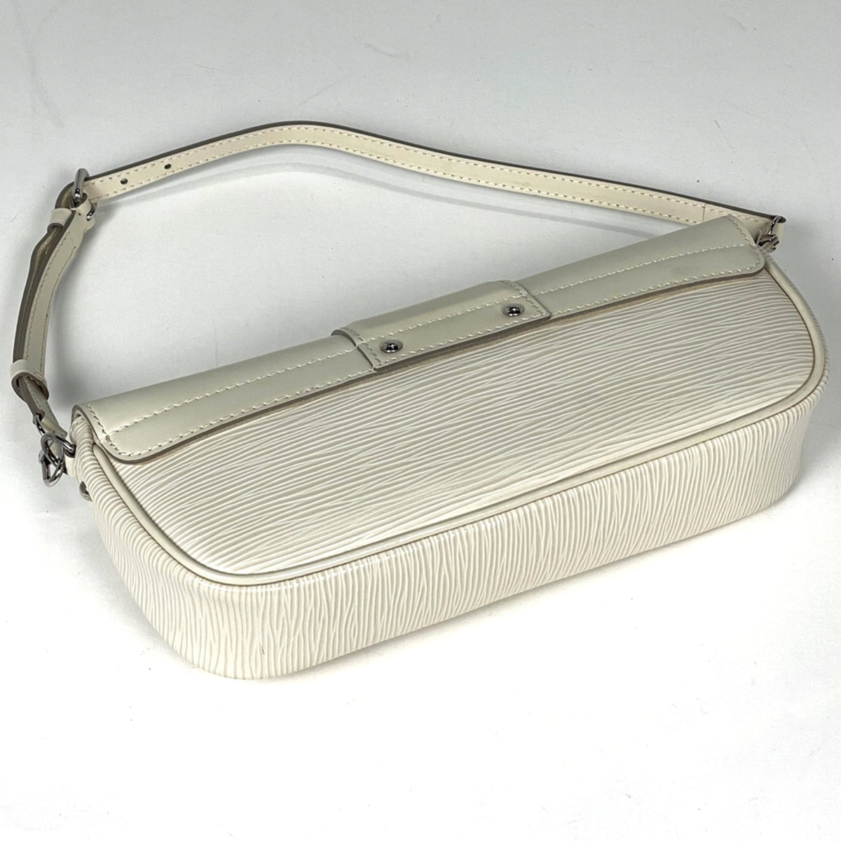 Louis Vuitton Epi Lv Off White White Epi Leather Pochette Shoulder Bag (Pre-Owned)