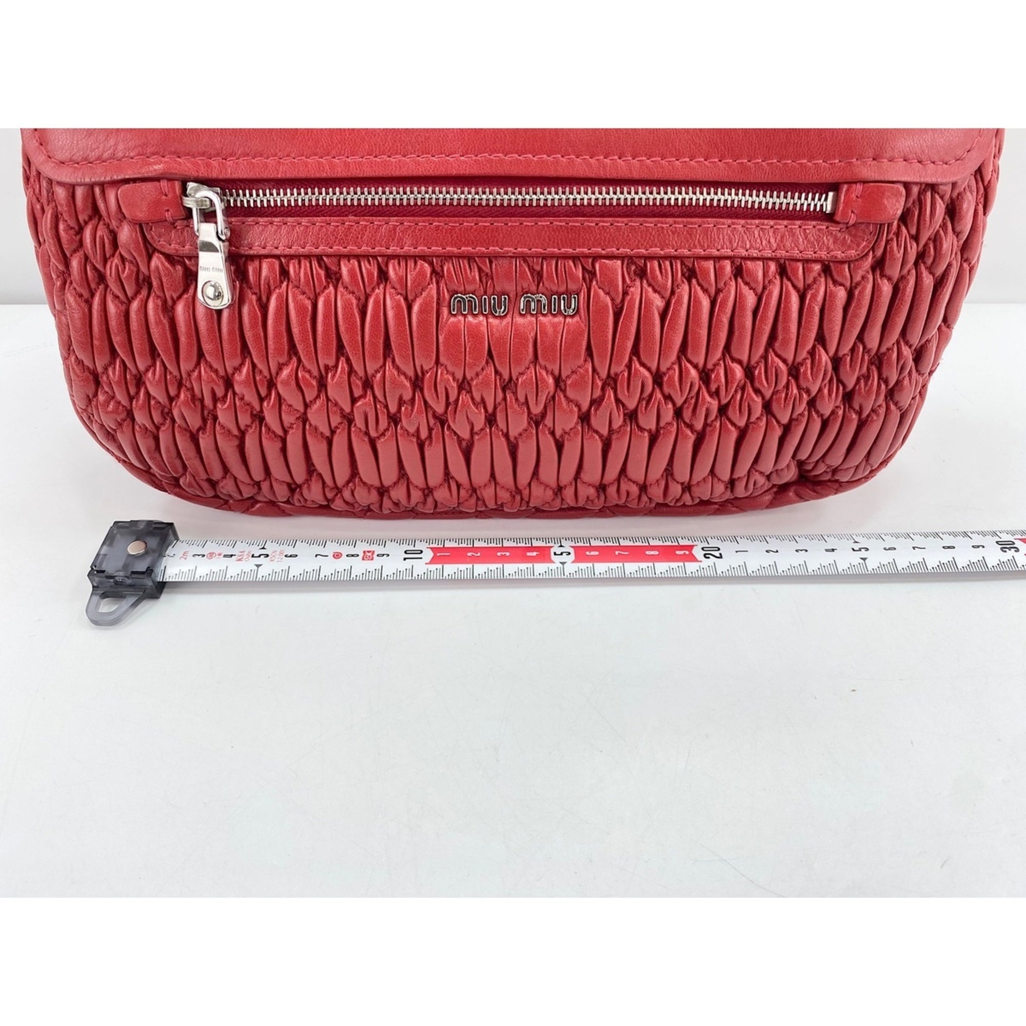 Miu Miu Red Color Shoulder Bag (Pre-Owned)