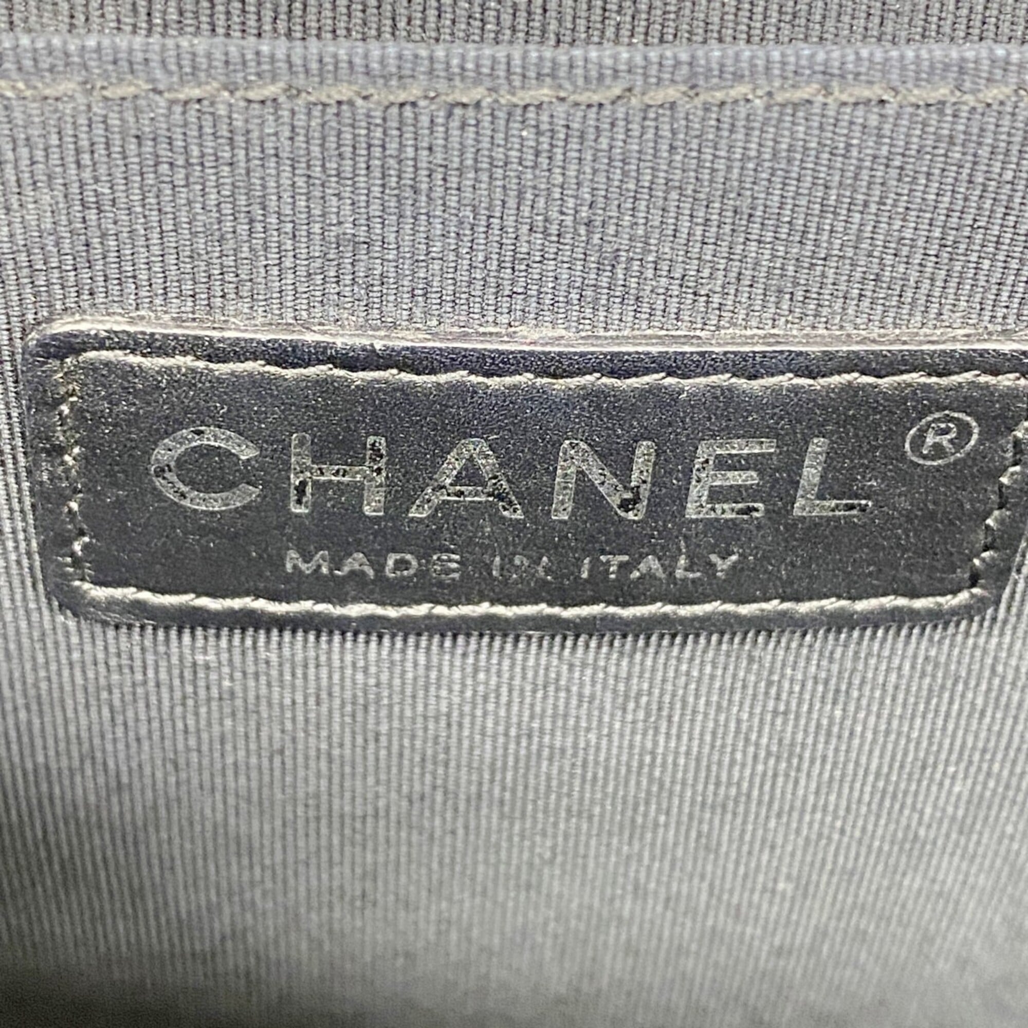 Chanel Black Patent Leather Shoulder Bag (Pre-Owned)