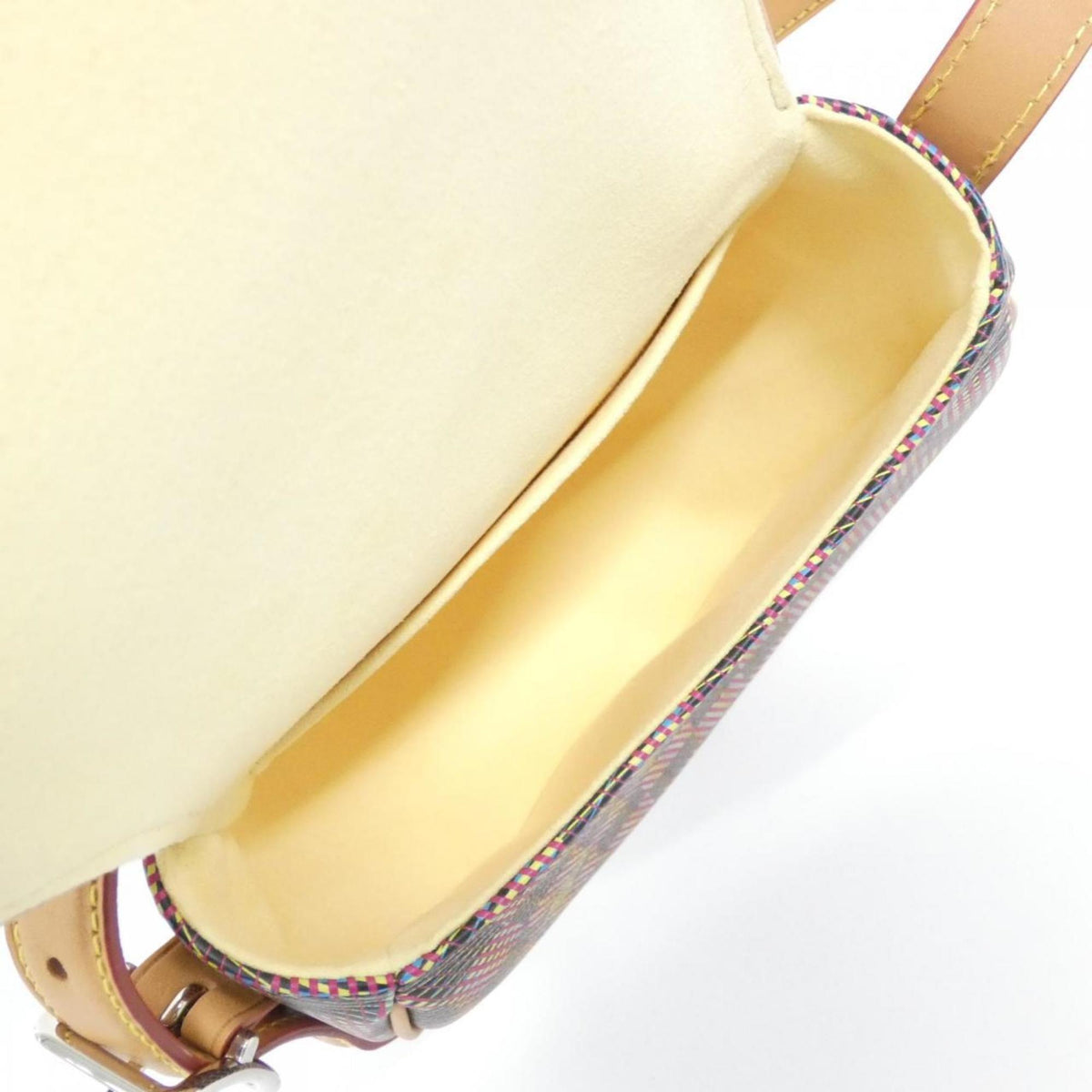 Louis Vuitton Pink Rose Leather Shoulder Bag (Pre-Owned)