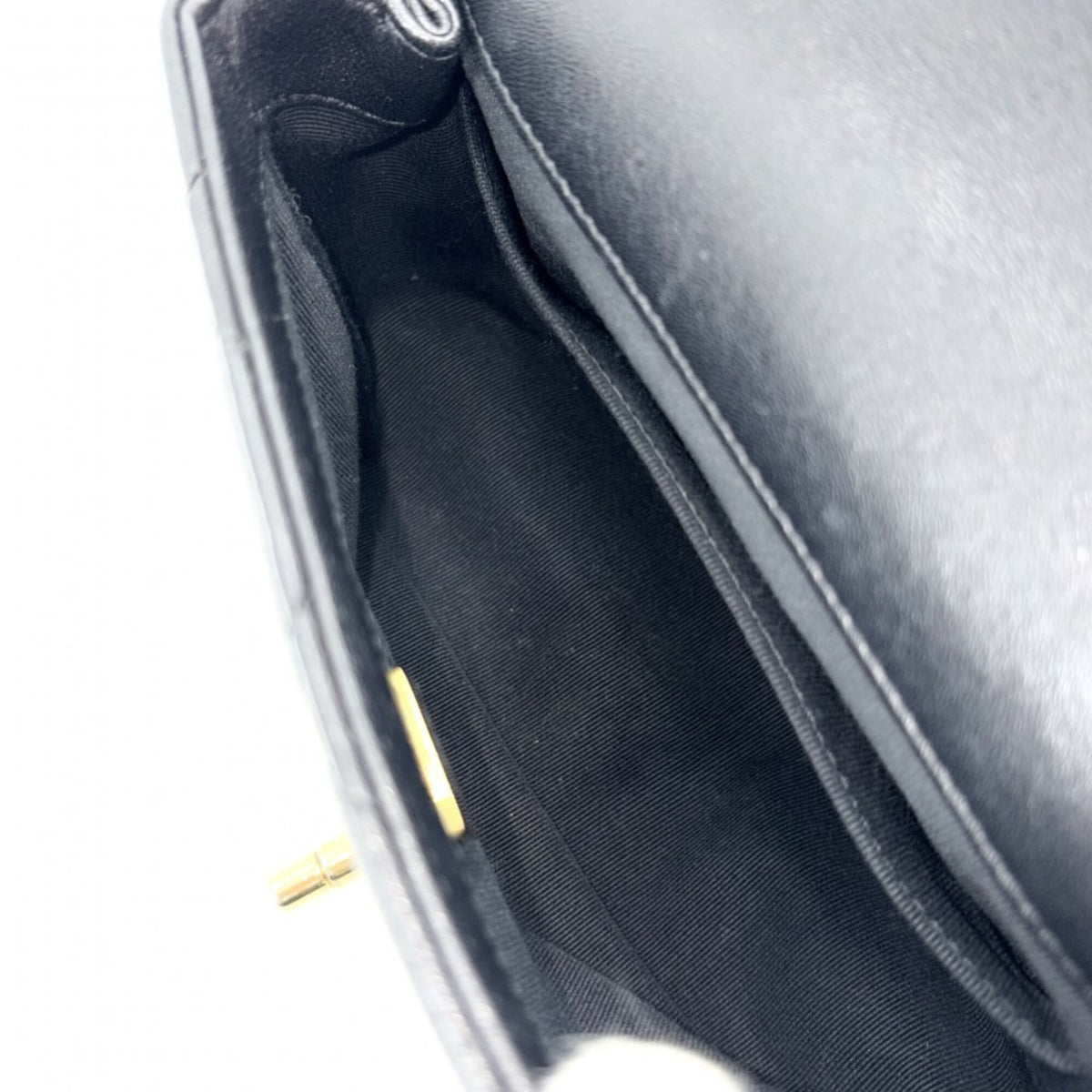 Chanel Black White Leather Shoulder Bag (Pre-Owned)
