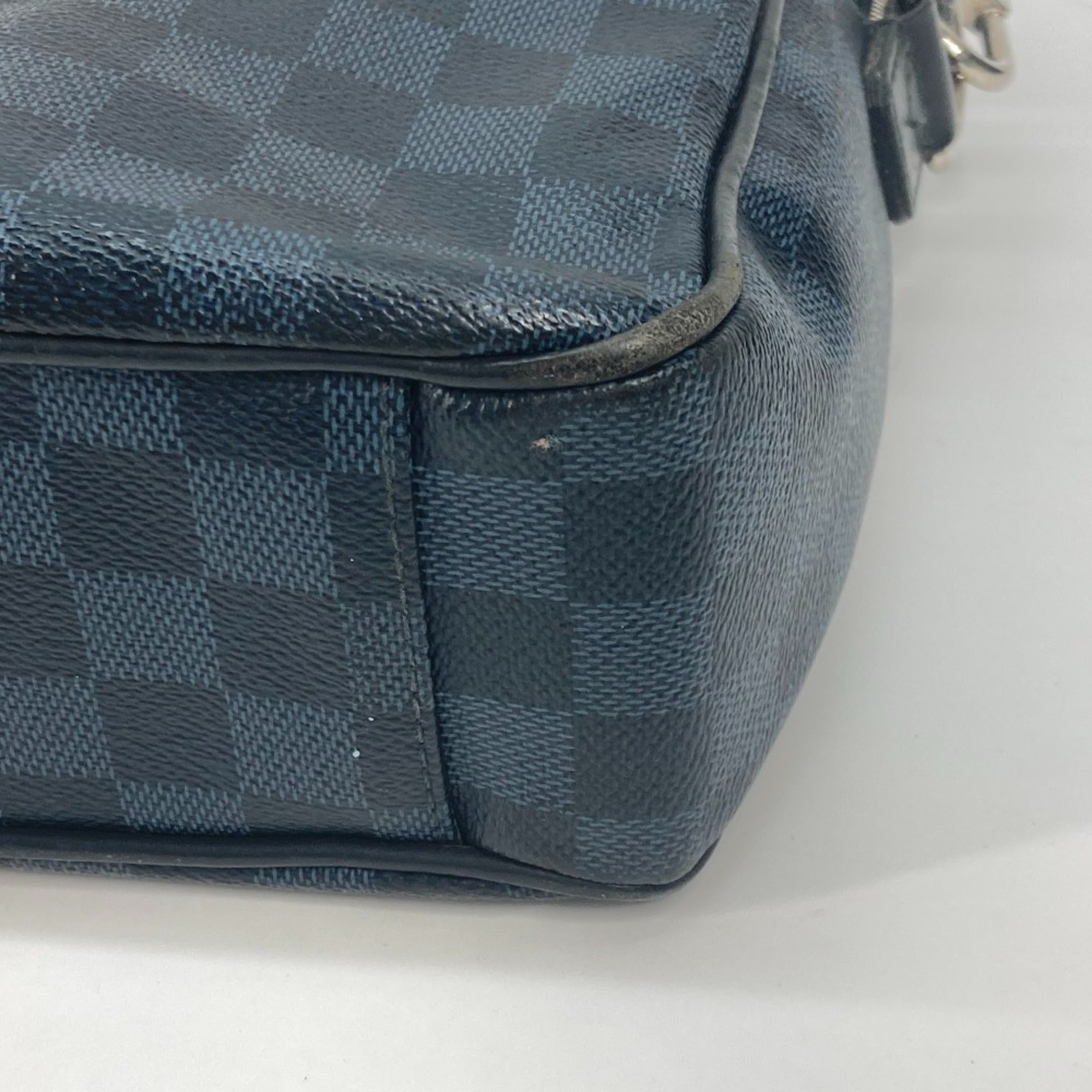 Louis Vuitton Black Navy Canvas Handbag Shoulder Bag (Pre-Owned)
