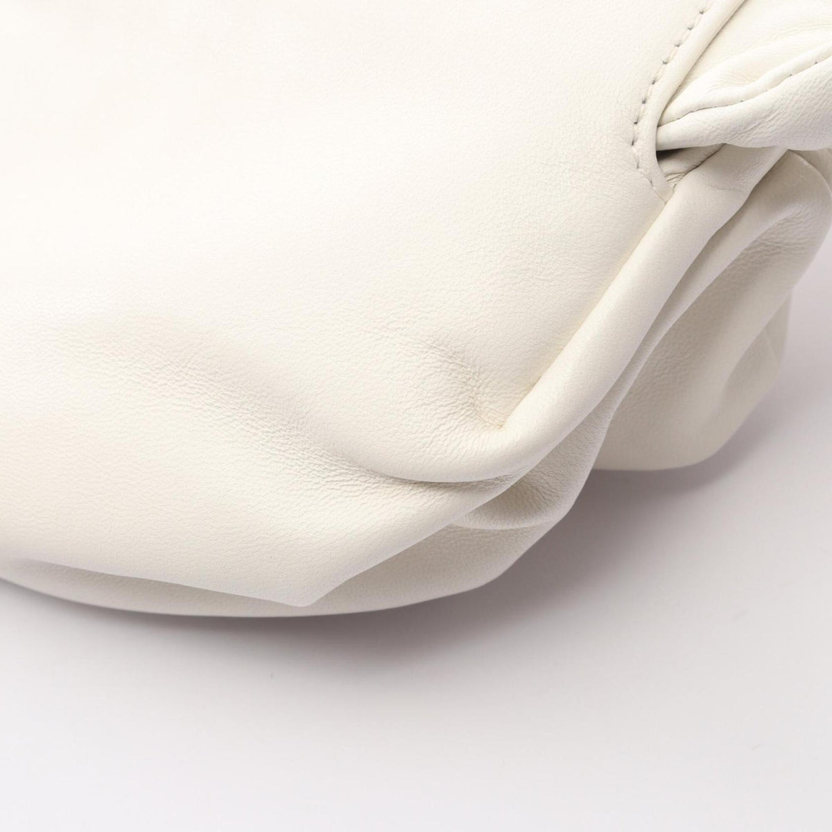 Bottega Veneta White Leather Fanny Pack Handbag Pouch (Pre-Owned)