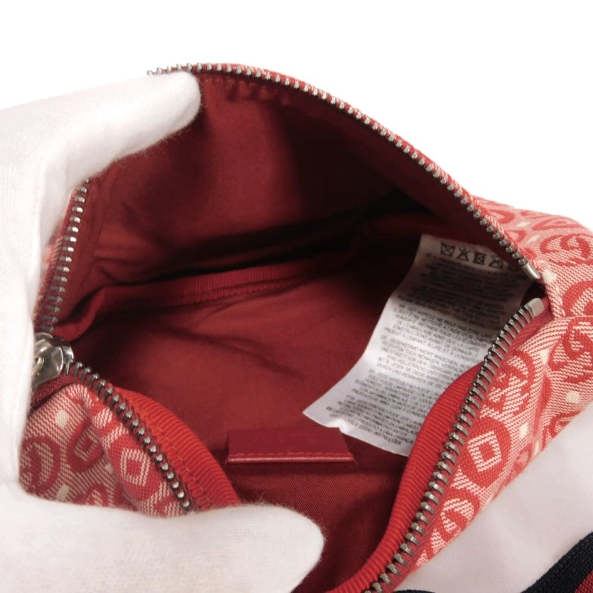 Gucci Red Color Silver Sling Bag (Pre-Owned)