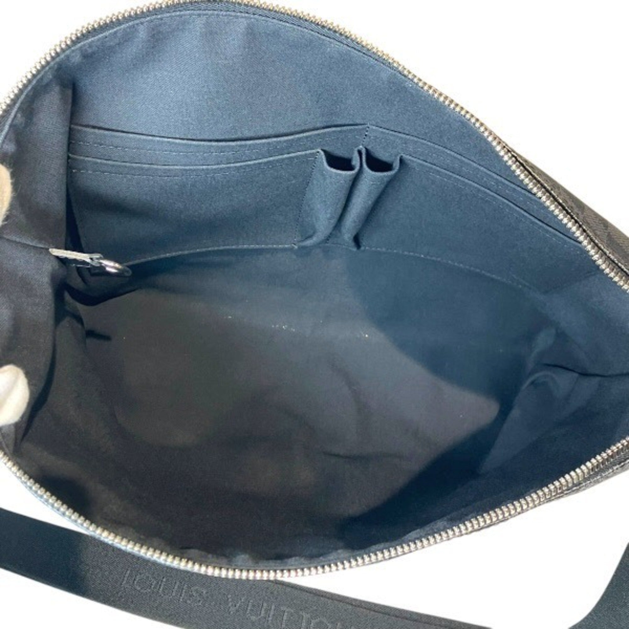 Louis Vuitton Black Handbag Shoulder Bag (Pre-Owned)