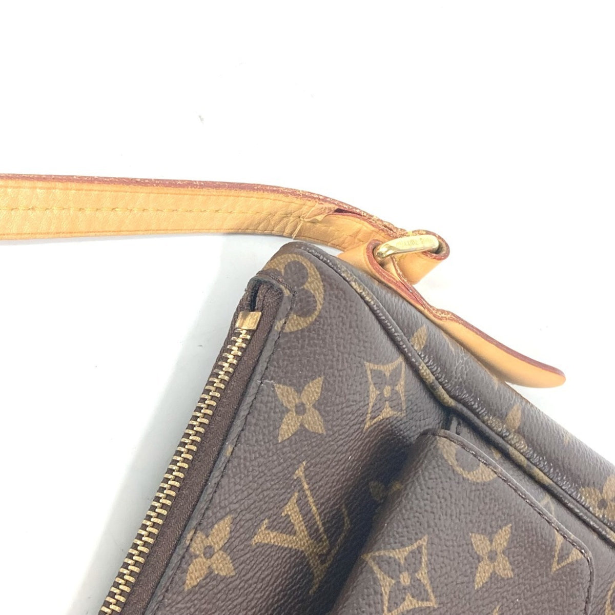 Louis Vuitton Brown Monogram Pochette Shoulder Bag (Pre-Owned)