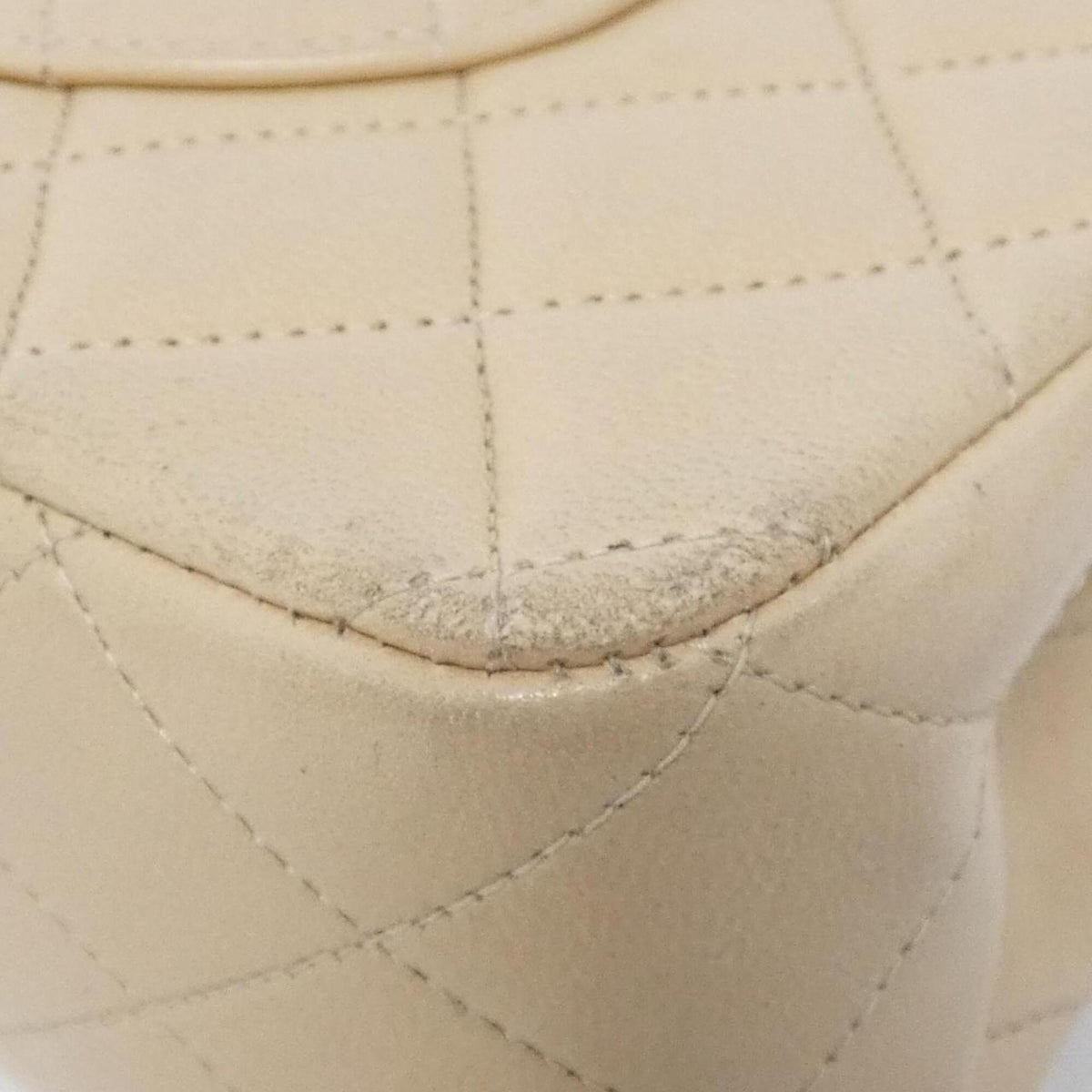 Chanel Light Beige Leather Shoulder Bag (Pre-Owned)