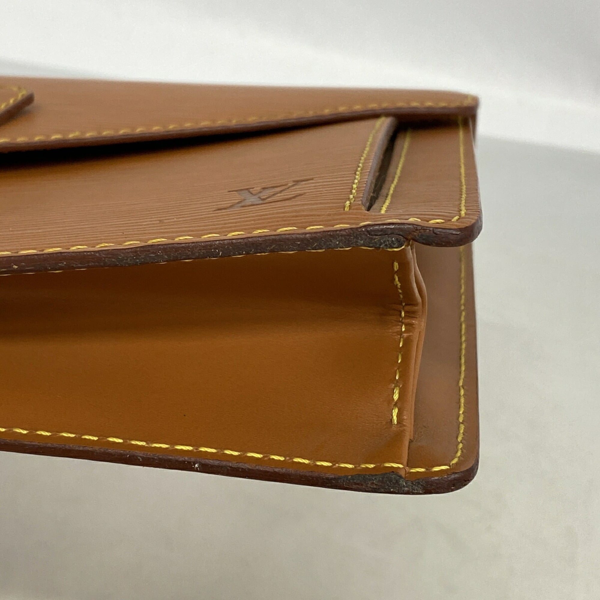 Louis Vuitton Gold Cipango Clutch Bag (Pre-Owned)