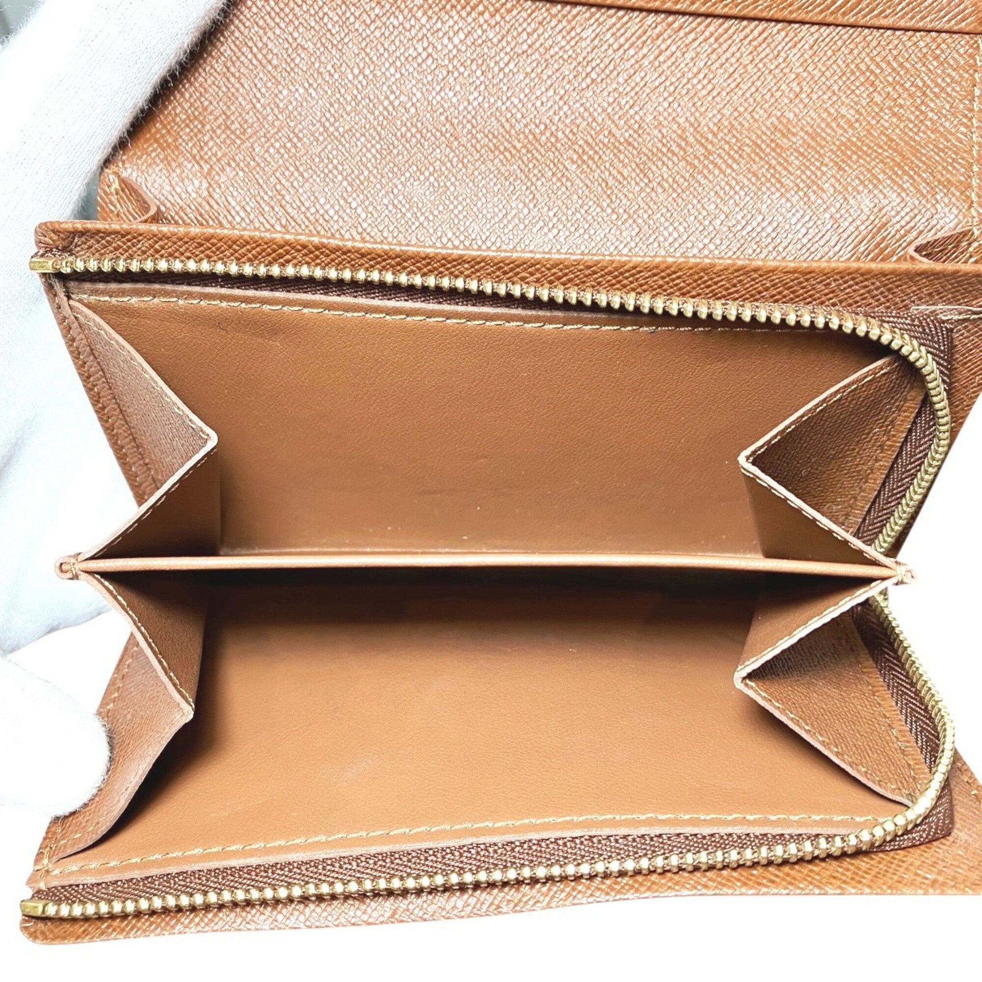 Louis Vuitton Brown Monogram Monogram Wallet (Bi-Fold) (Pre-Owned)