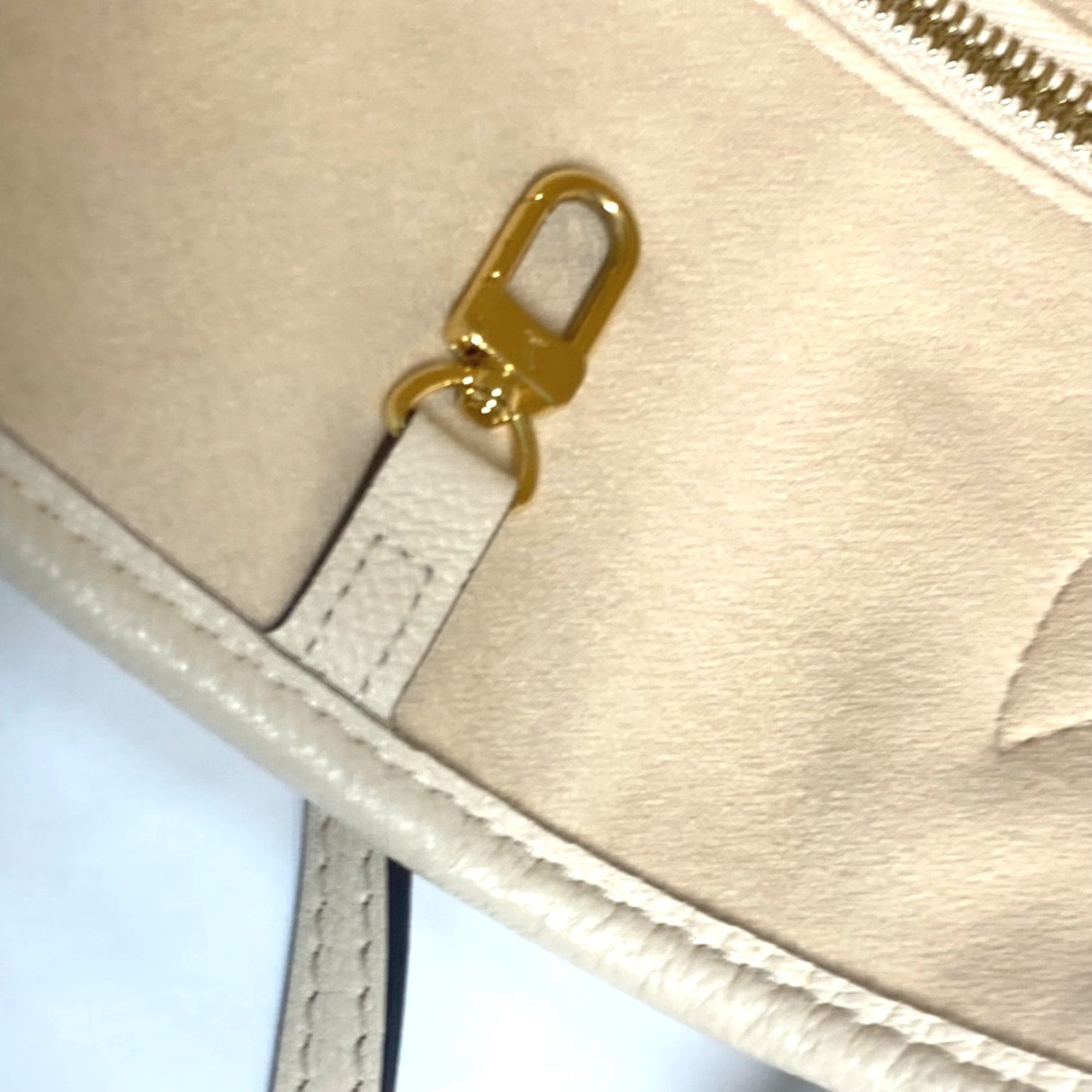 Louis Vuitton Beige Other Tote Bag (Pre-Owned)