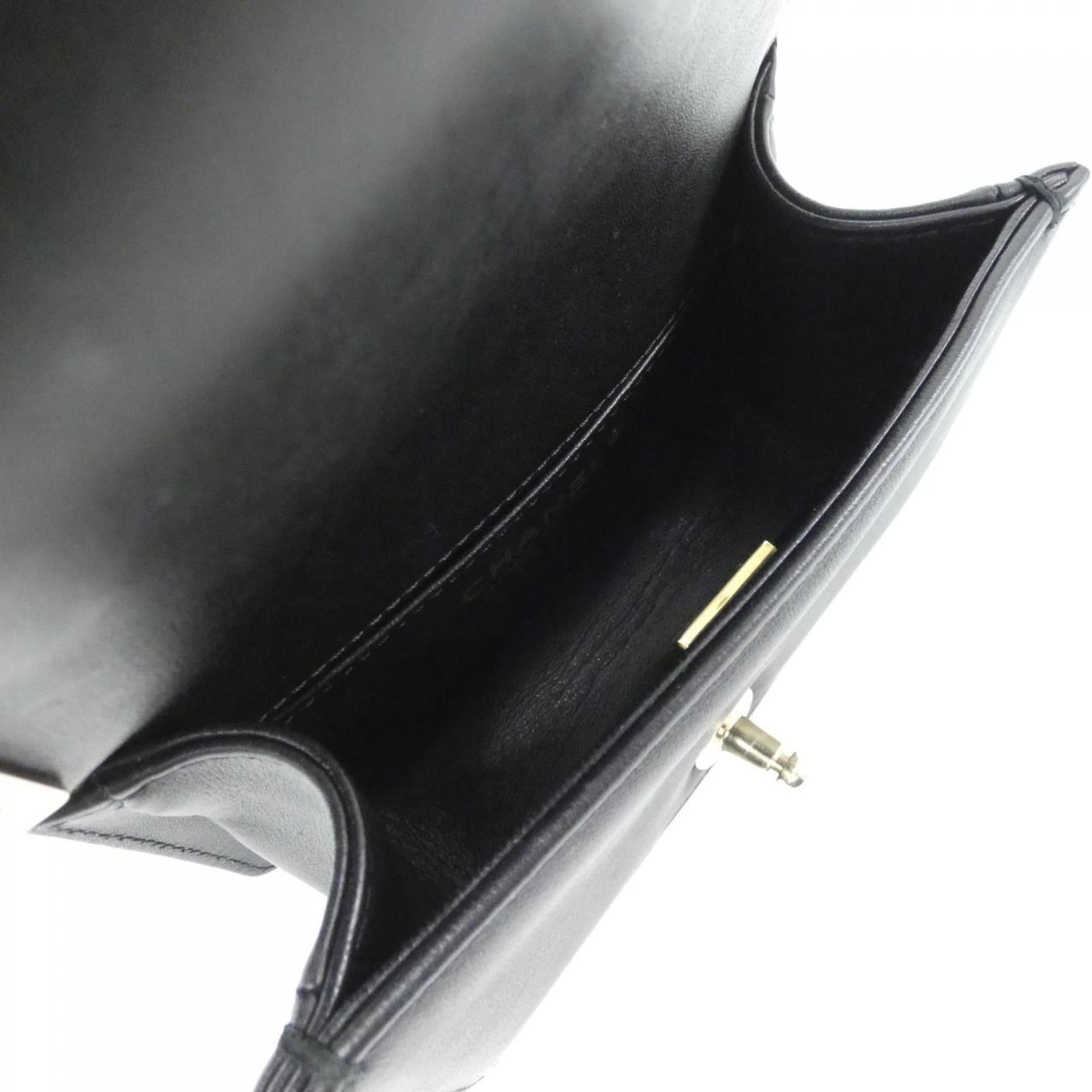 Chanel Boy Chanel Black Leather Shoulder Bag (Pre-Owned)