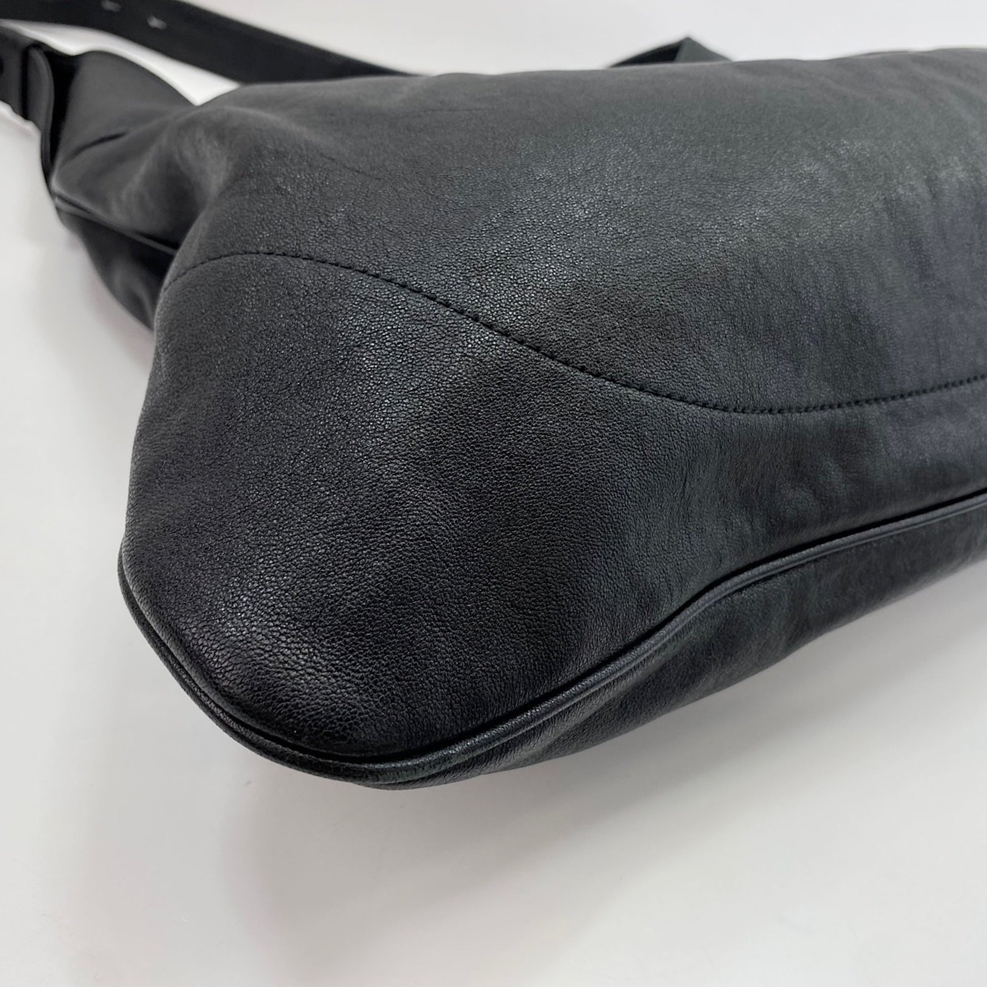 Gucci Black Shoulder Bag (Pre-Owned)