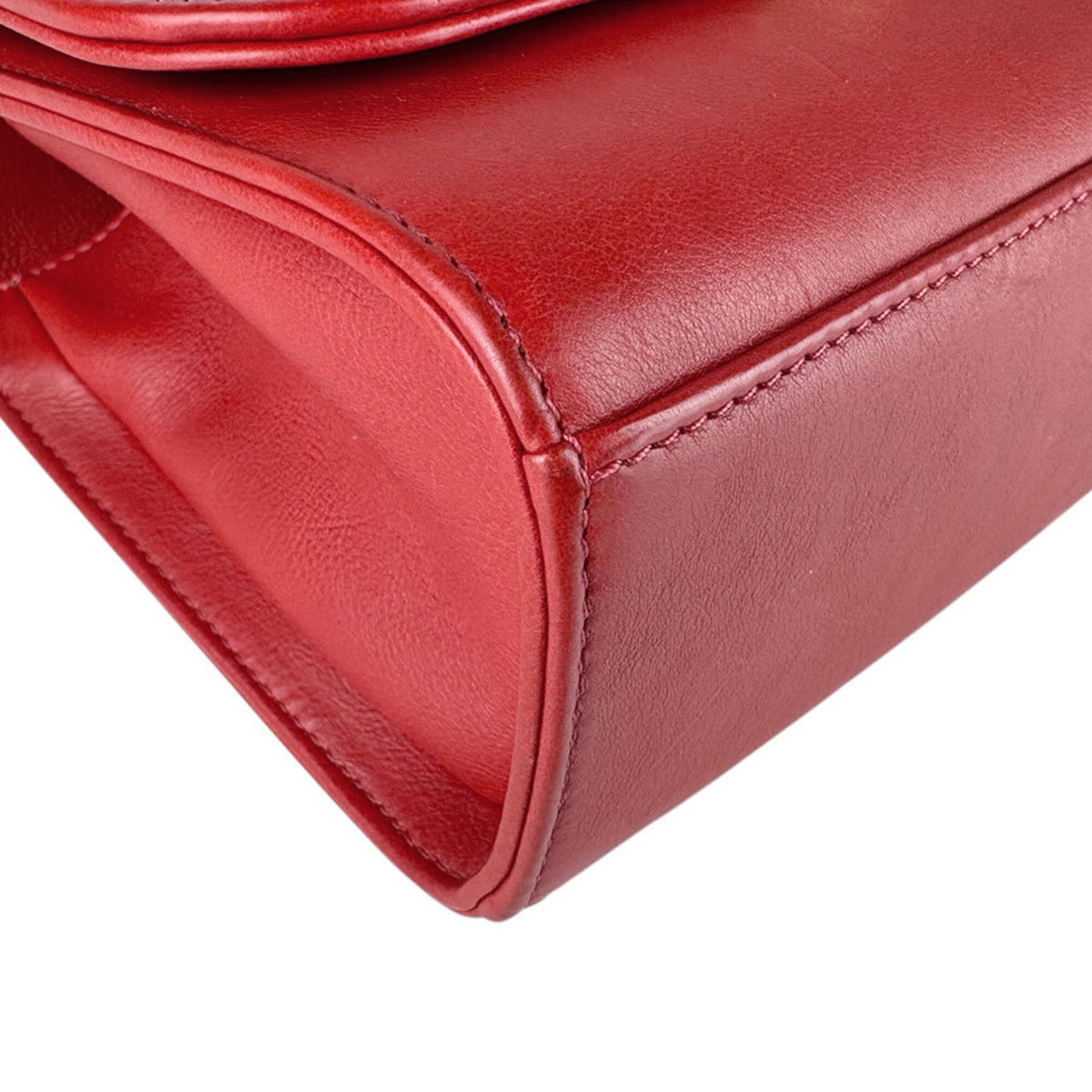 Chanel Red Color Leather Shoulder Bag (Pre-Owned)