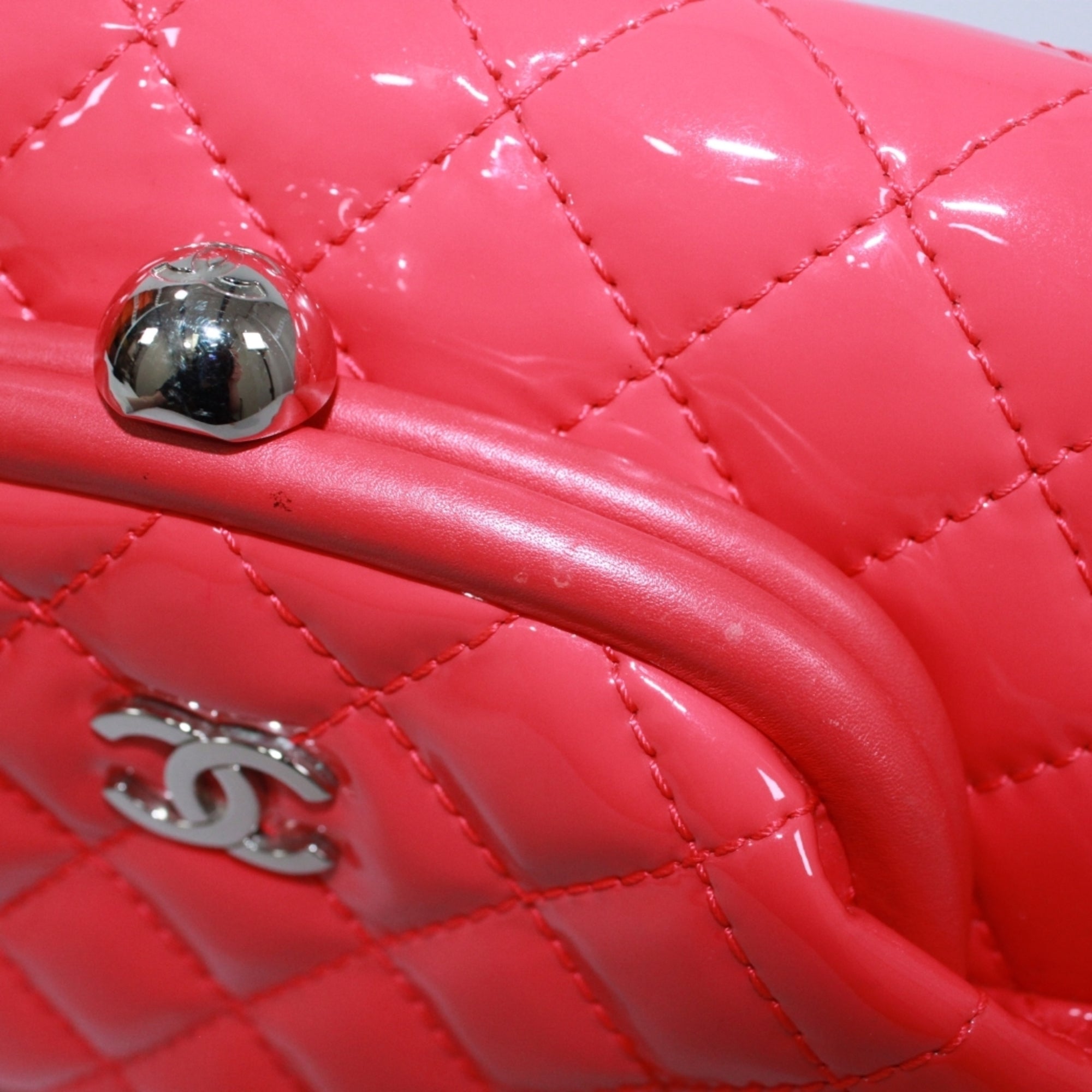 Chanel Pink Patent Leather Shoulder Bag (Pre-Owned)