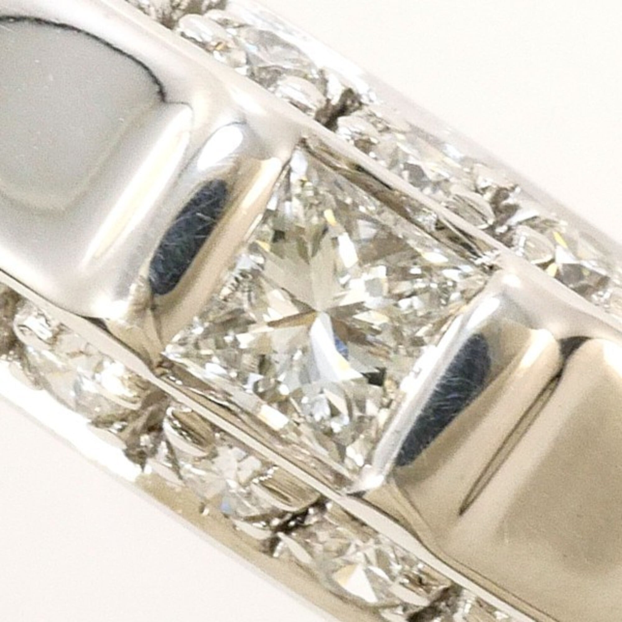 Unbranded White Gold White Gold (18K) Band Ring (Pre-Owned)