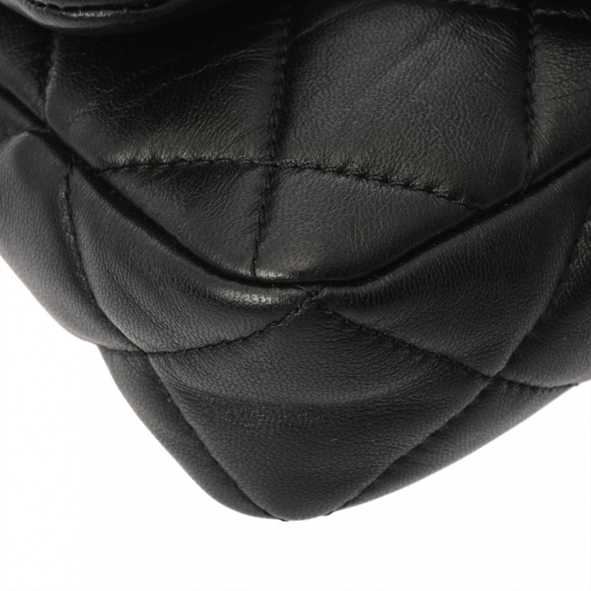 Chanel Black Leather Shoulder Bag (Pre-Owned)