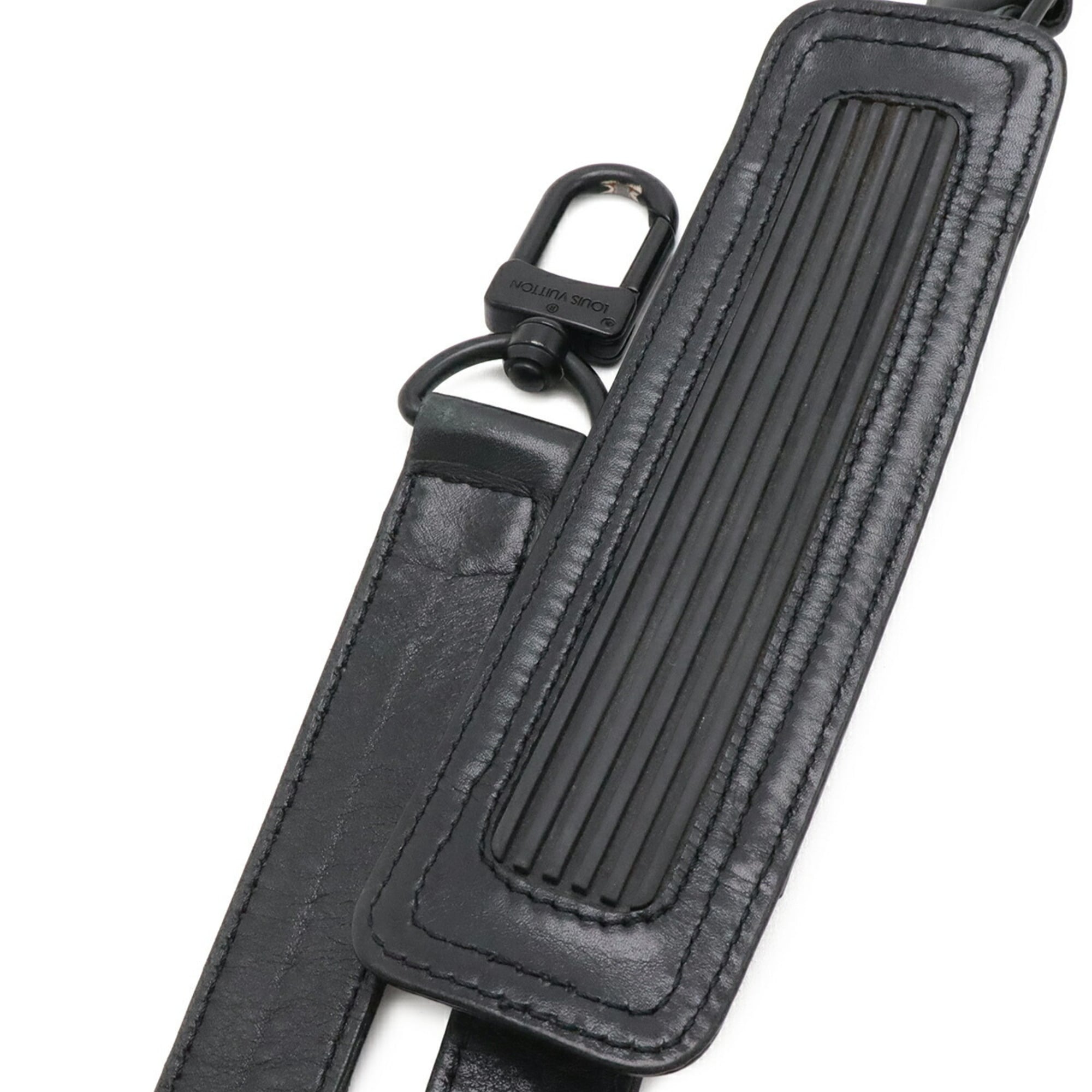 Louis Vuitton Noir Leather Pochette Shoulder Bag (Pre-Owned)