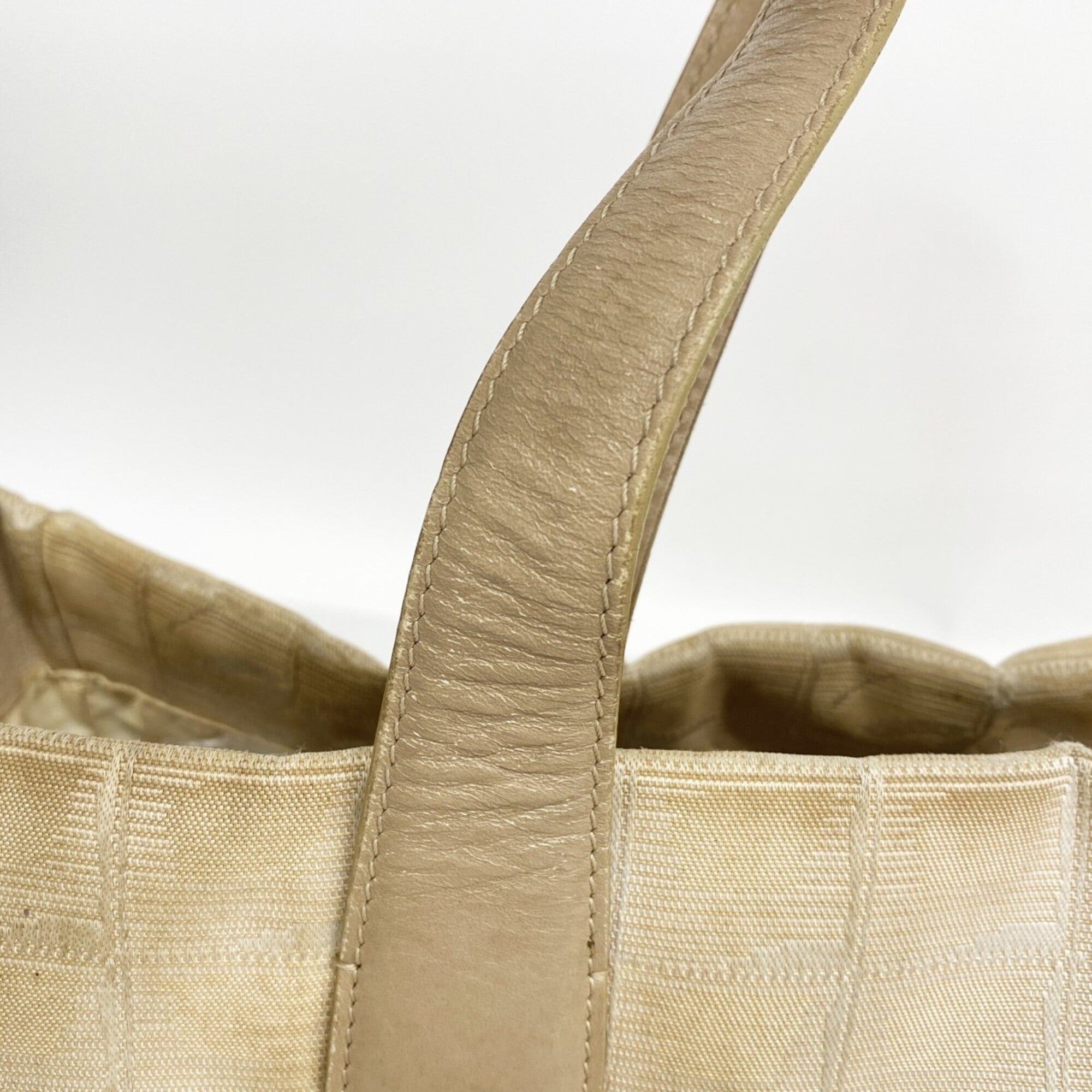 Chanel Beige Nylon Tote Bag (Pre-Owned)