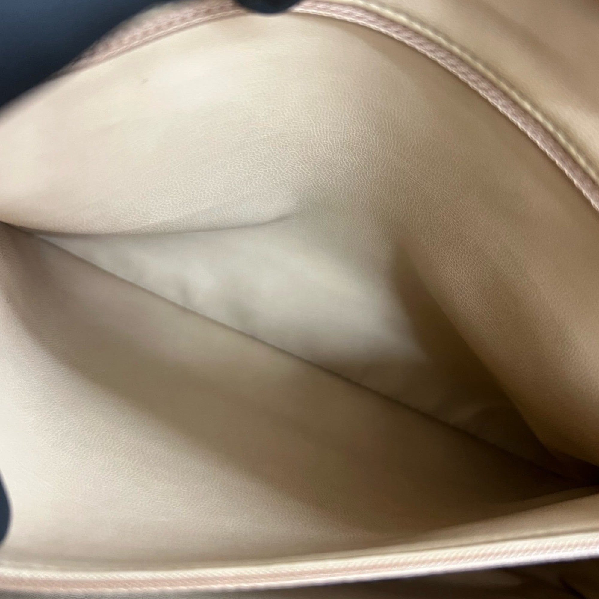 Chanel Beige Grained Calfskin Tote Bag (Pre-Owned)