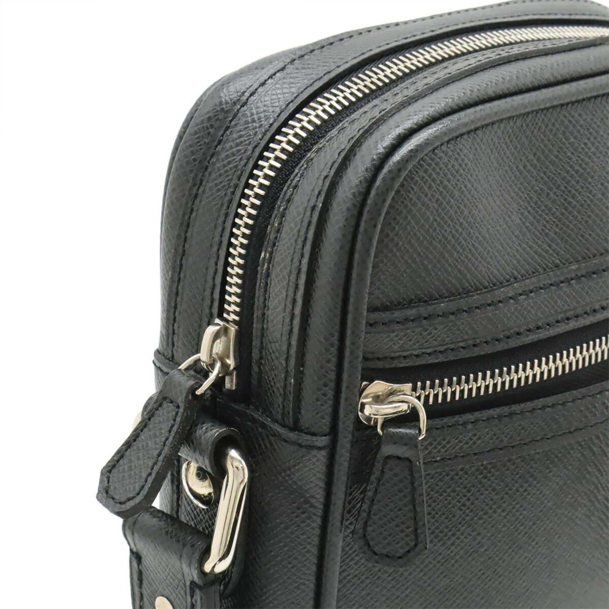 Louis Vuitton Taiga Ardoise Taiga Leather Shoulder Bag (Pre-Owned)