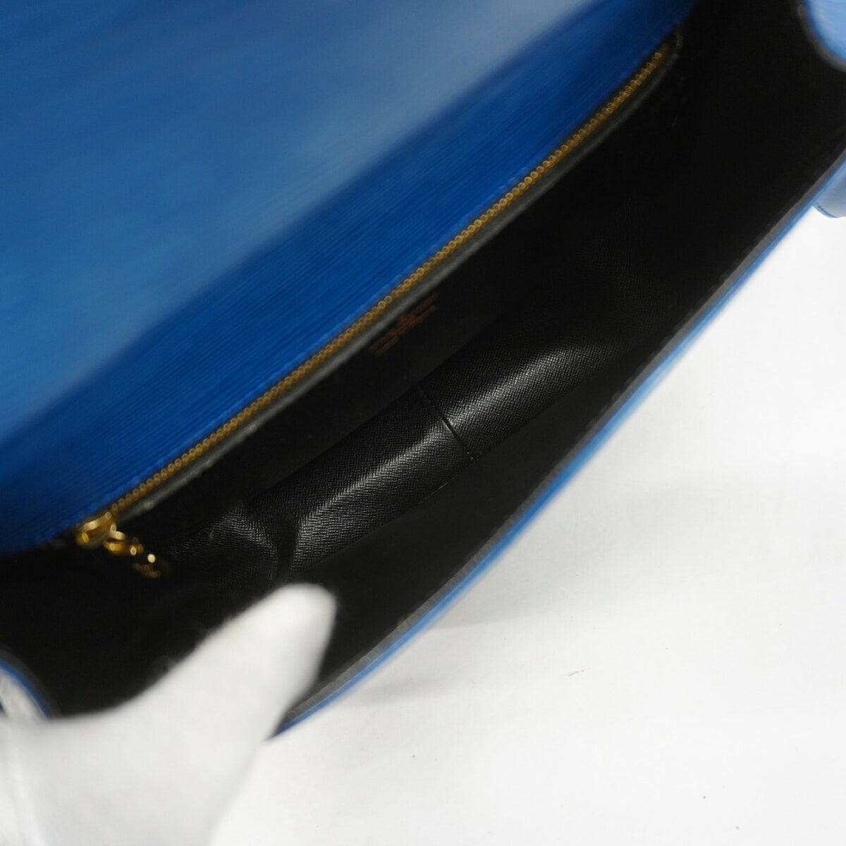 Louis Vuitton Toledo Blue Shoulder Bag (Pre-Owned)