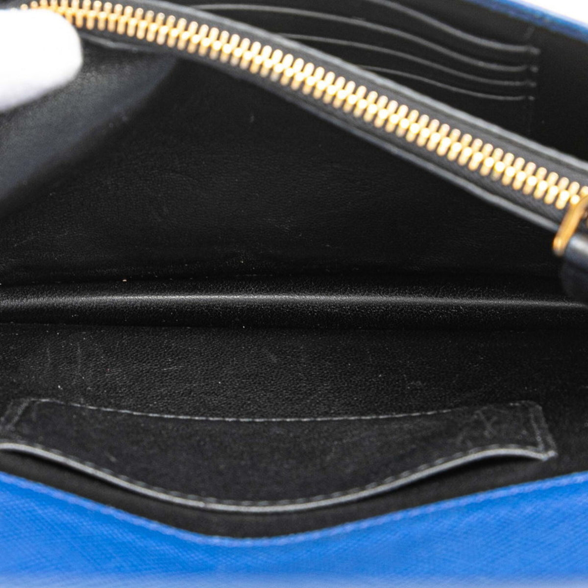 Prada Blue Saffiano Handbag (Pre-Owned)