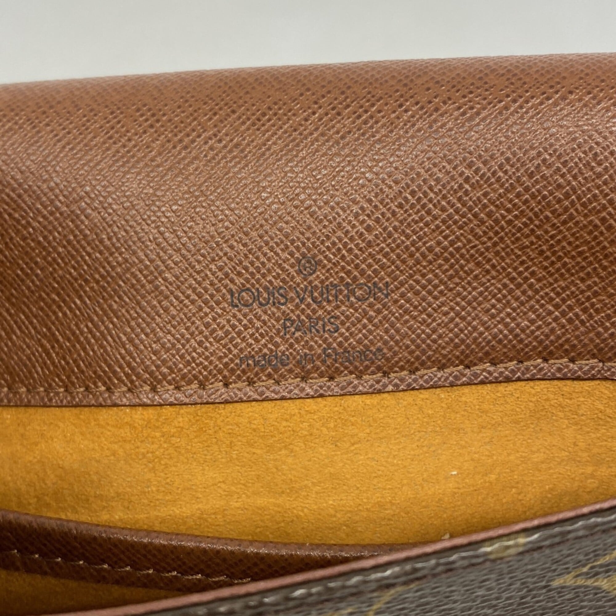 Louis Vuitton Brown Shoulder Bag (Pre-Owned)