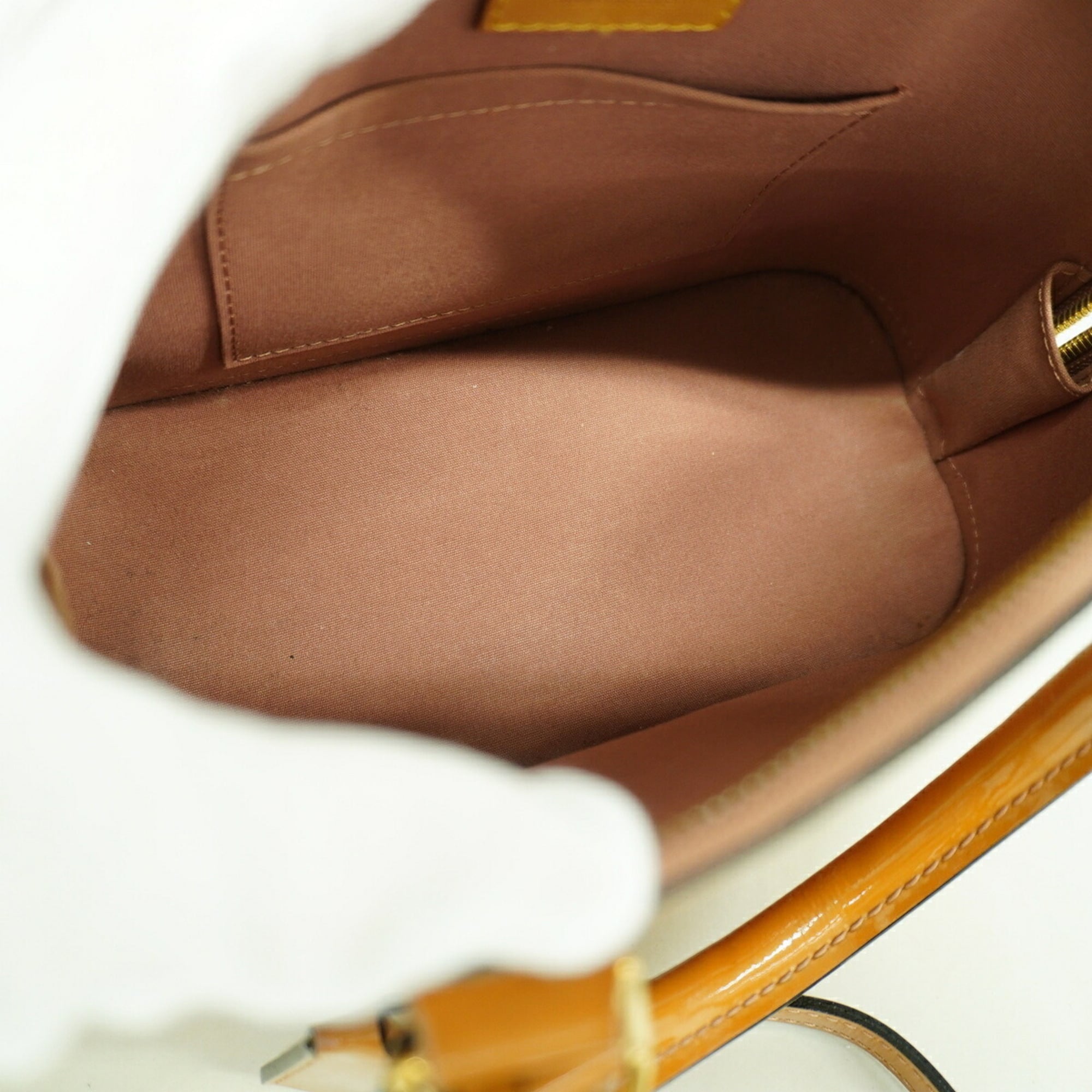 Louis Vuitton Rose Velours Handbag (Pre-Owned)