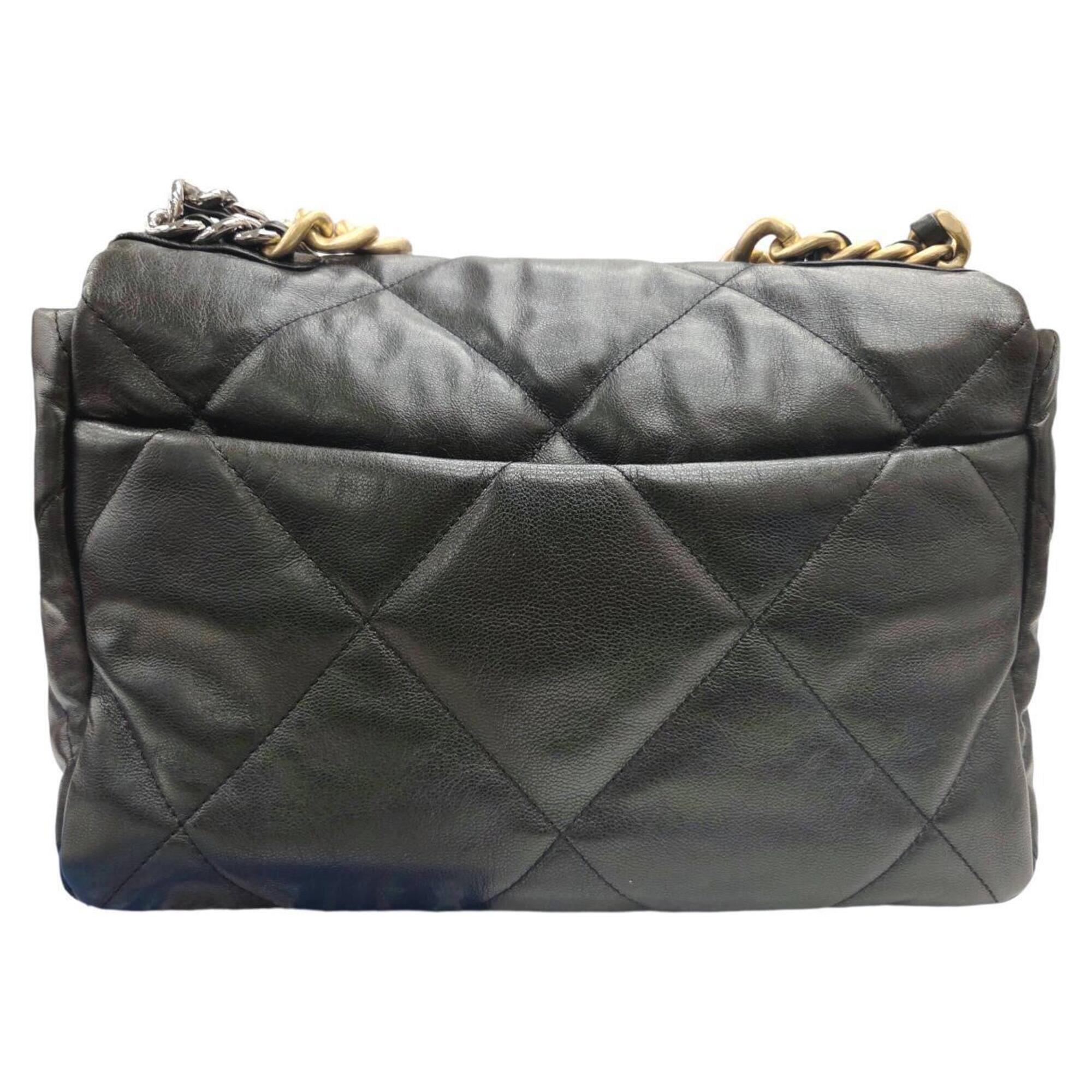 Chanel Black Leather Shoulder Bag (Pre-Owned)