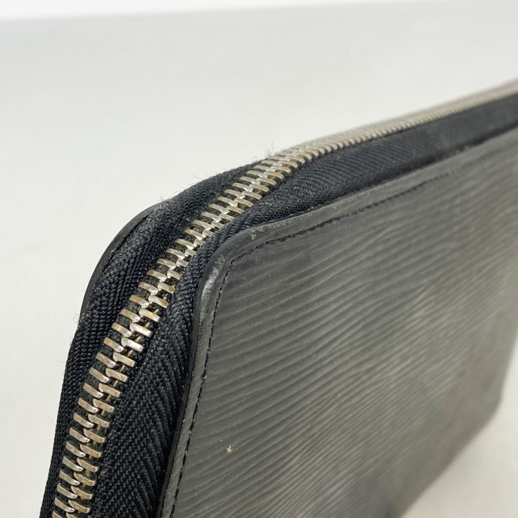 Louis Vuitton Noir Long Wallet (Bi-Fold) (Pre-Owned)