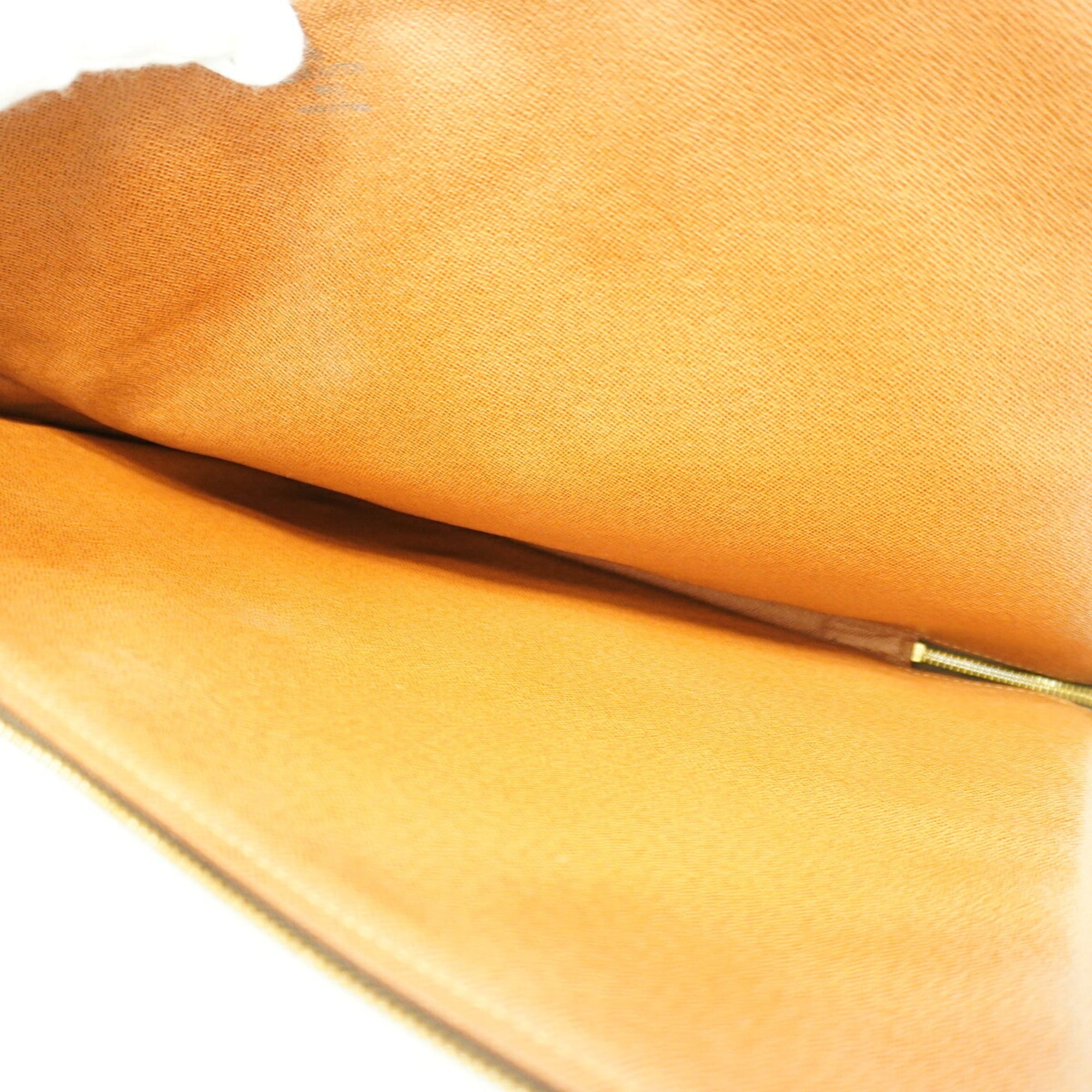 Louis Vuitton Brown Clutch Bag (Pre-Owned)
