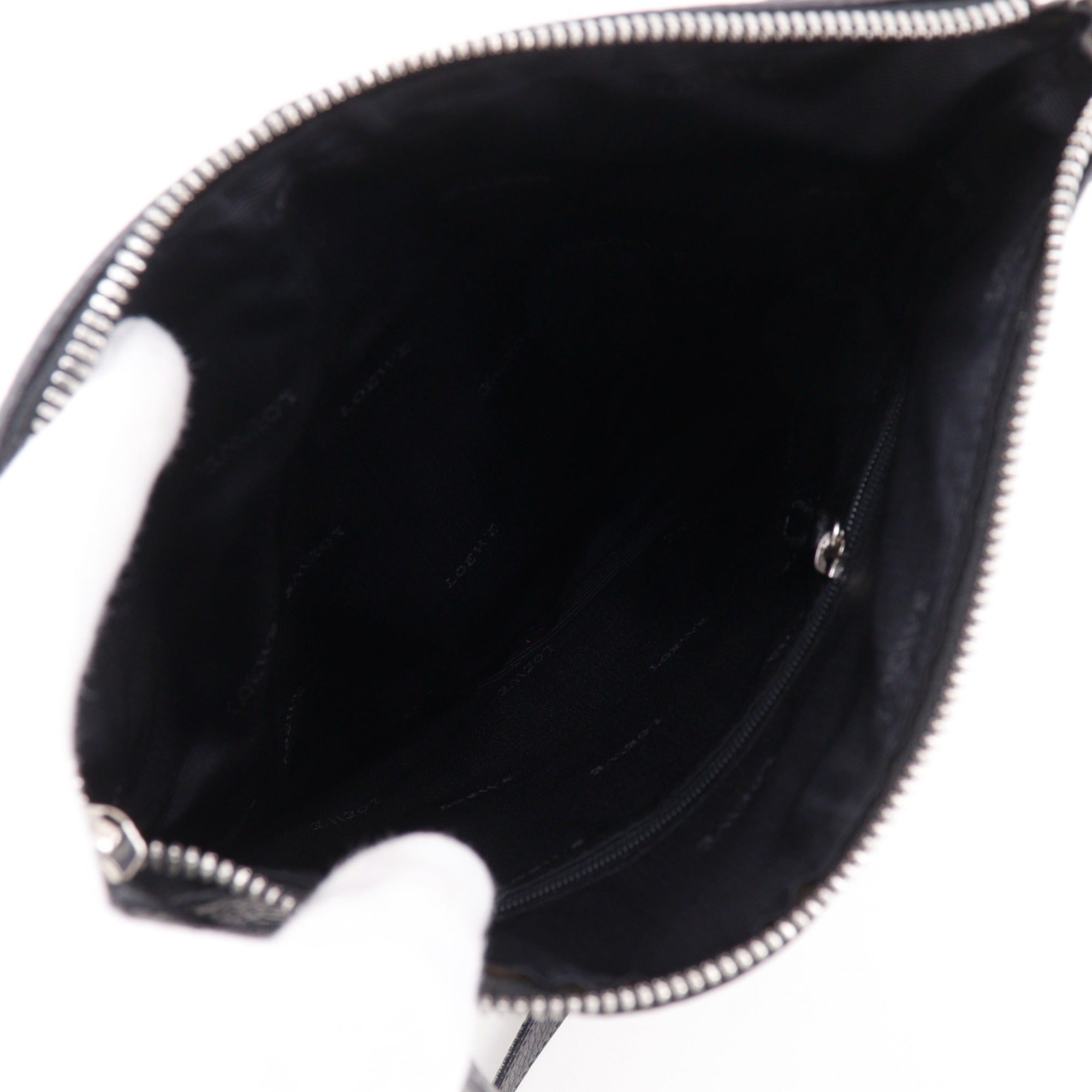 Loewe Black Leather Shoulder Bag (Pre-Owned)