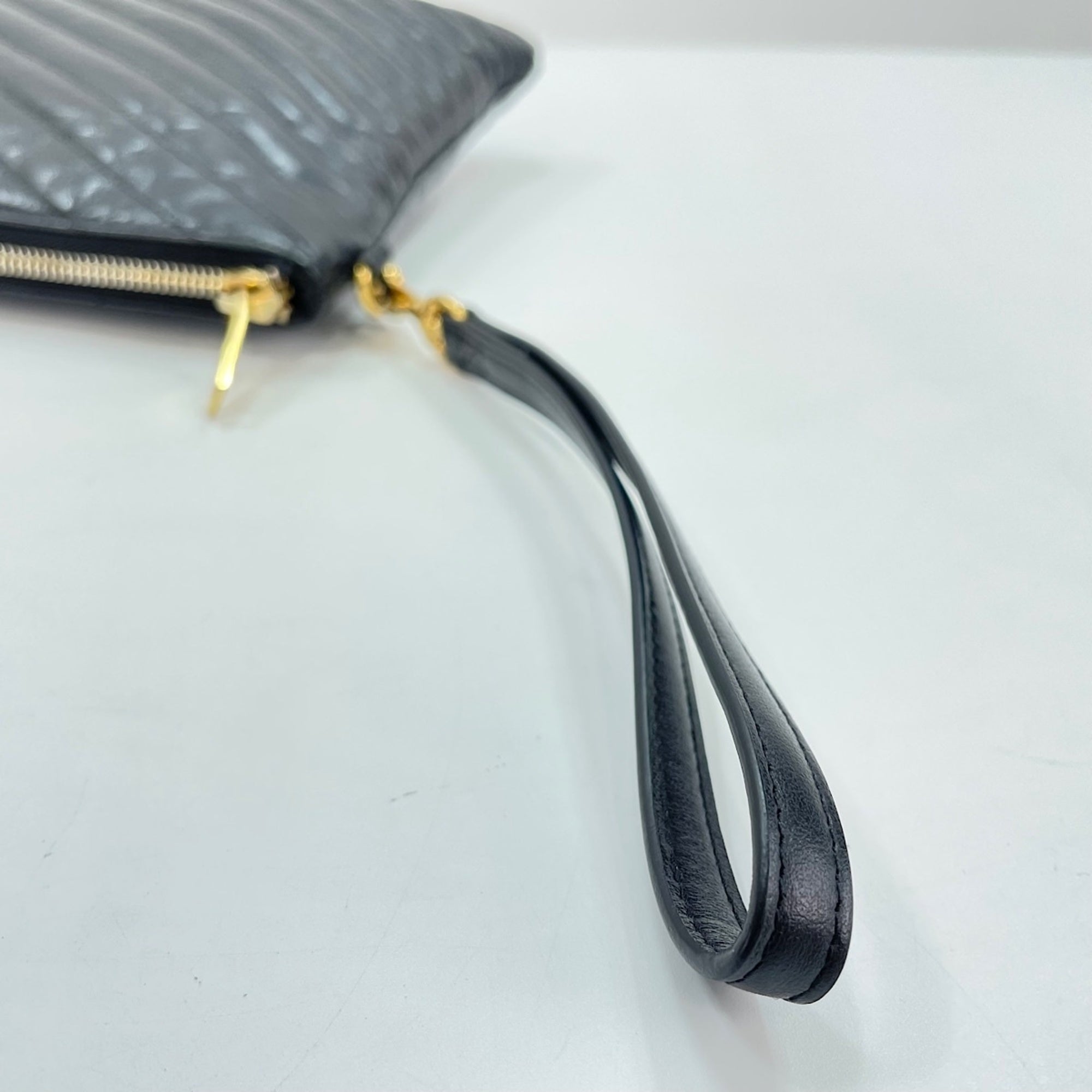 Yves Saint Laurent Black Clutch Bag (Pre-Owned)