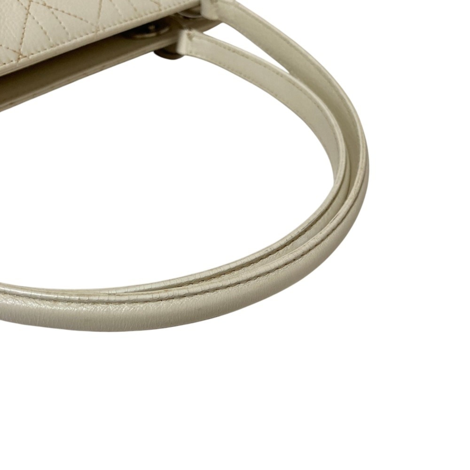 Christian Dior White Handbag (Pre-Owned)