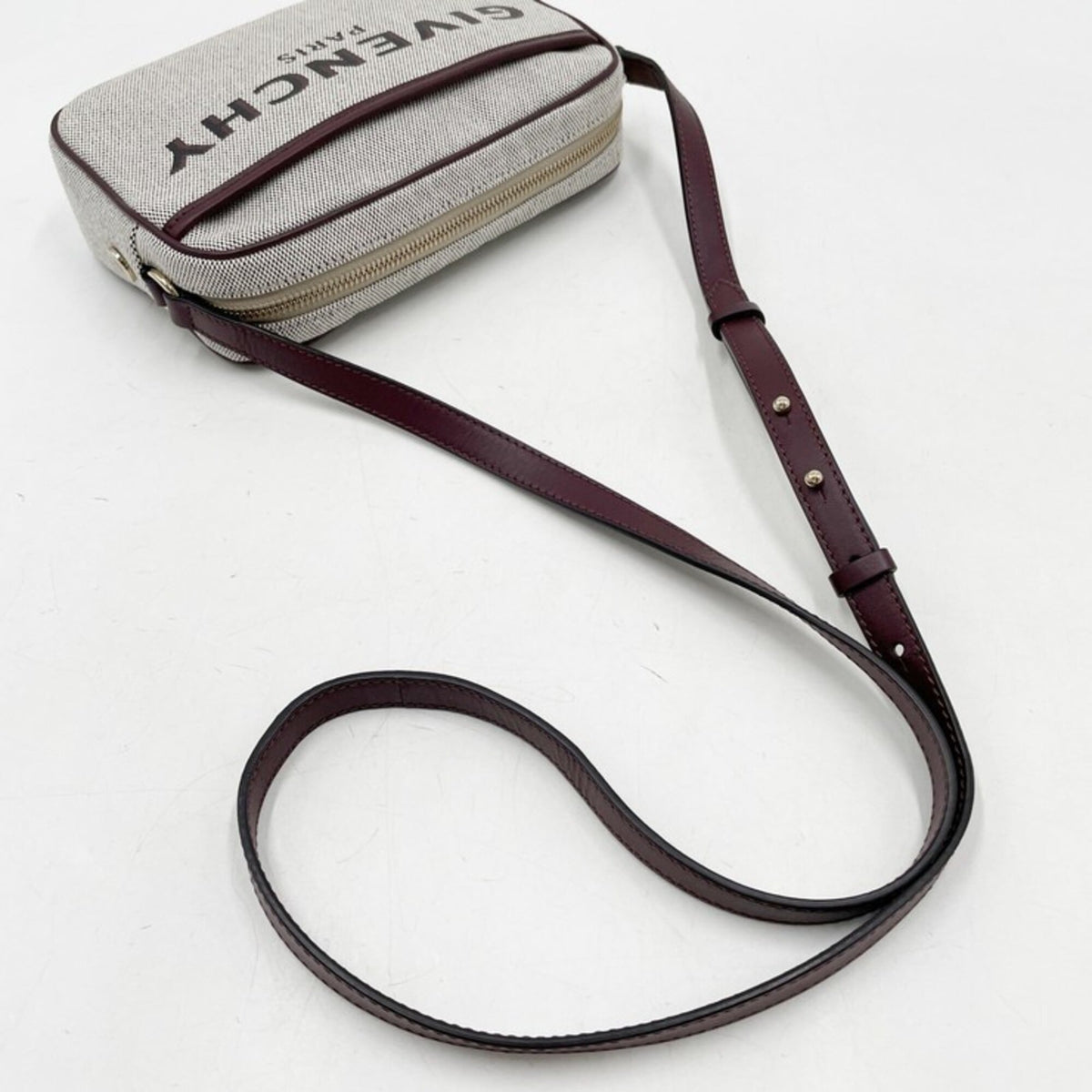 Givenchy Beige Bordeaux Canvas Leather Shoulder Bag (Pre-Owned)