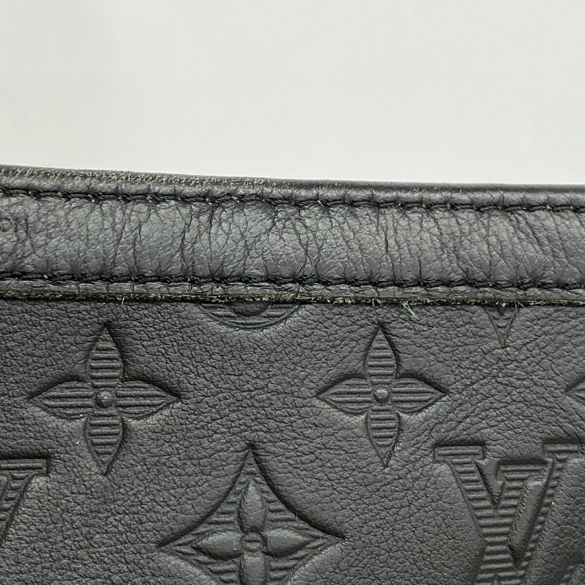 Louis Vuitton Black Shoulder Bag (Pre-Owned)