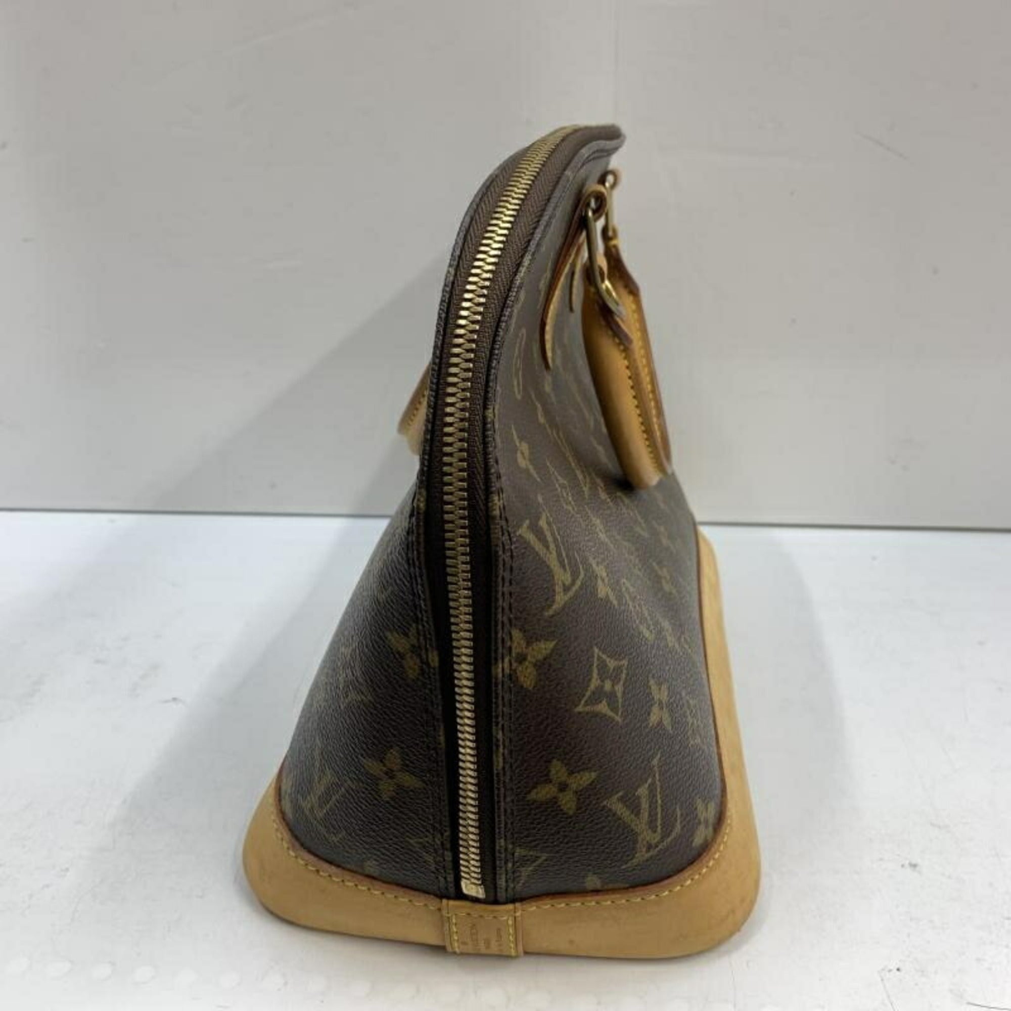 Louis Vuitton Handbag (Pre-Owned)