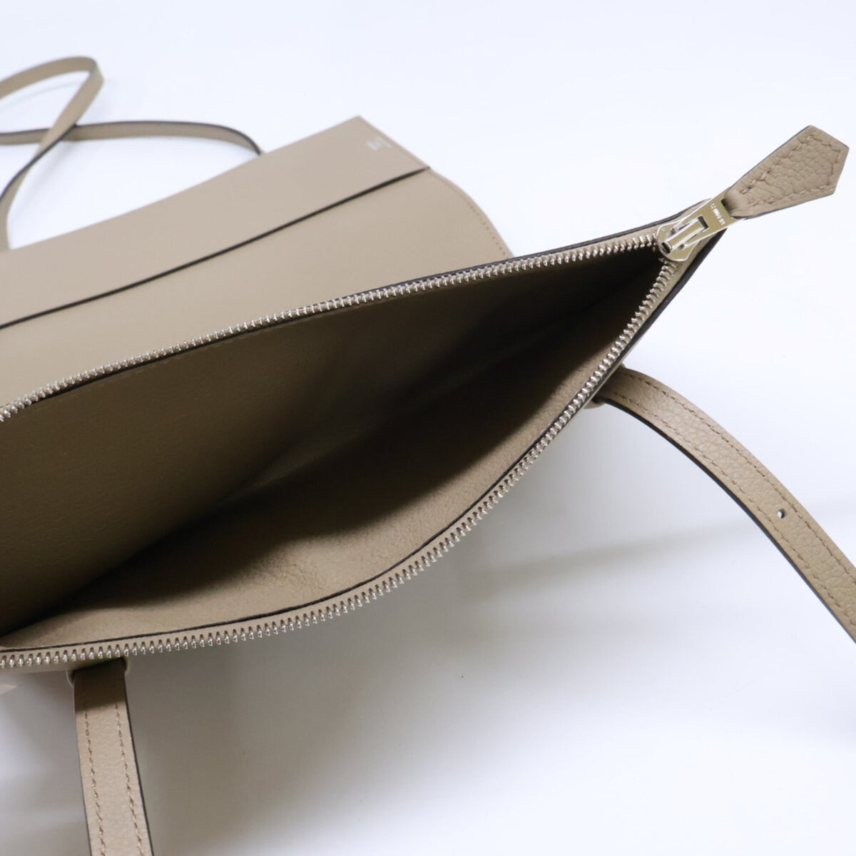 Hermes Beige Shoulder Bag (Pre-Owned)