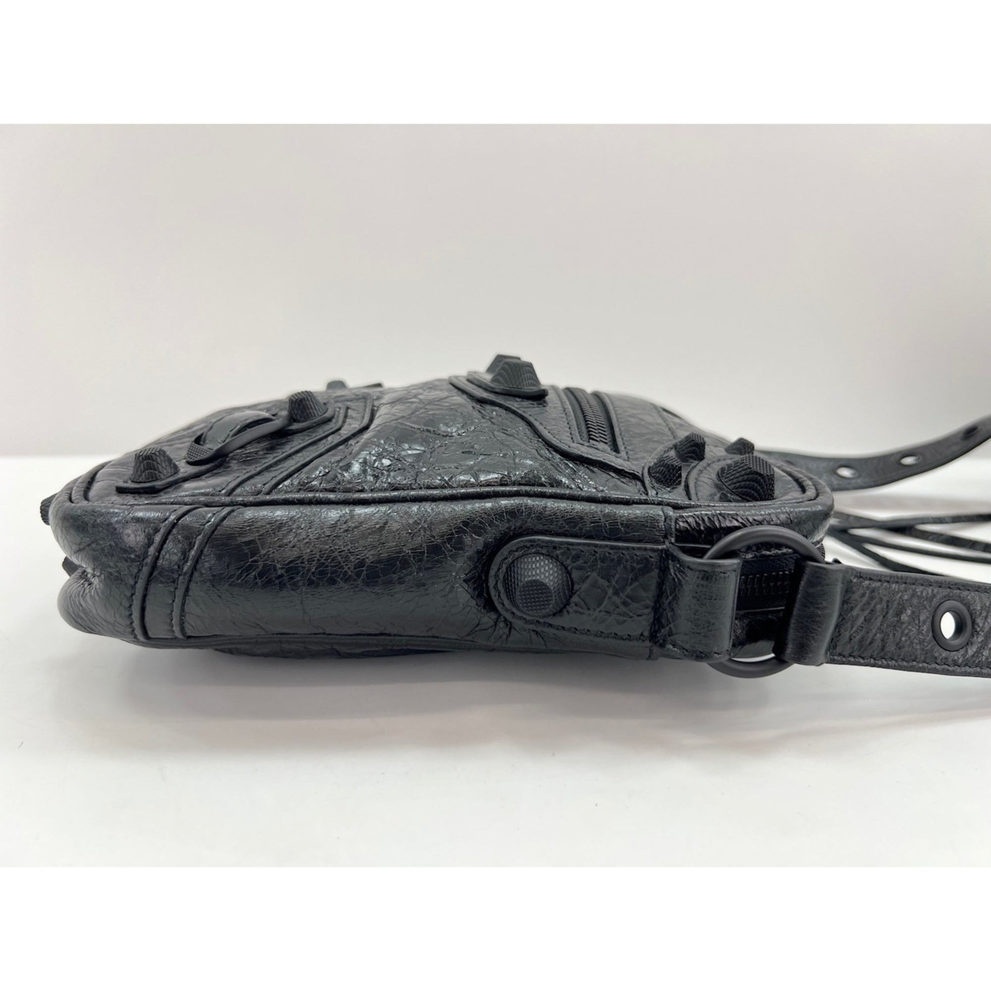 Balenciaga Black Shoulder Bag (Pre-Owned)