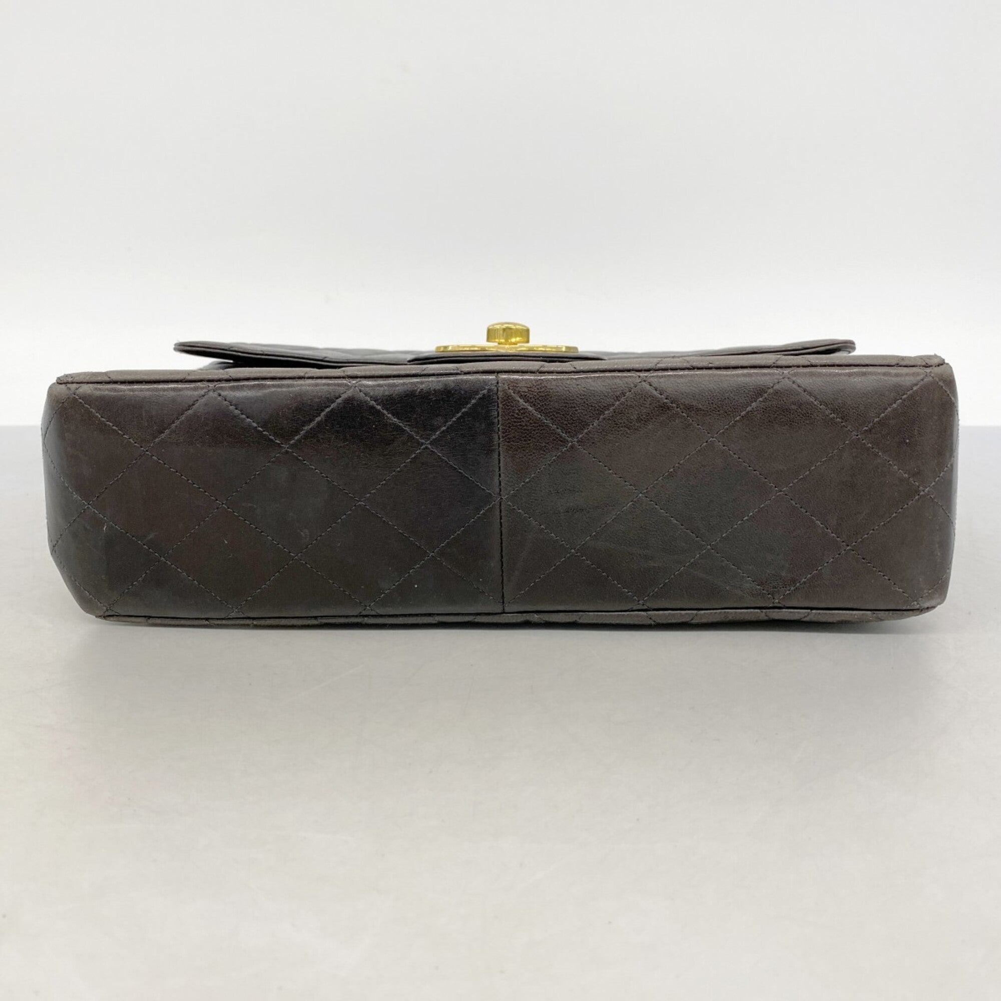 Chanel Black Leather Shoulder Bag (Pre-Owned)