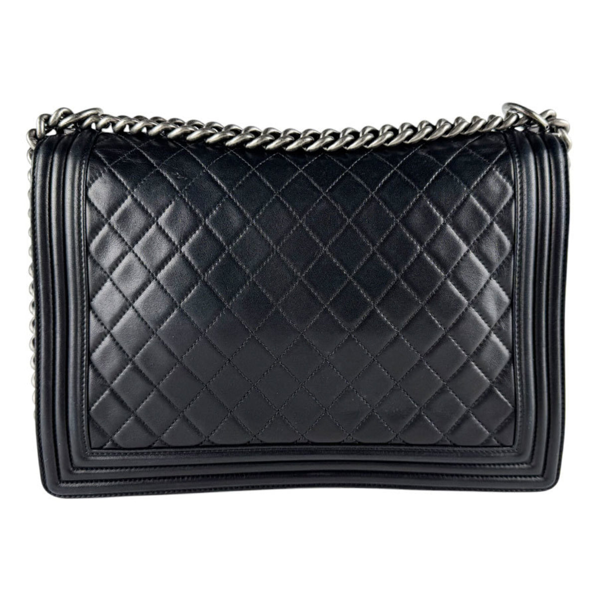 Chanel Black Leather Shoulder Bag (Pre-Owned)