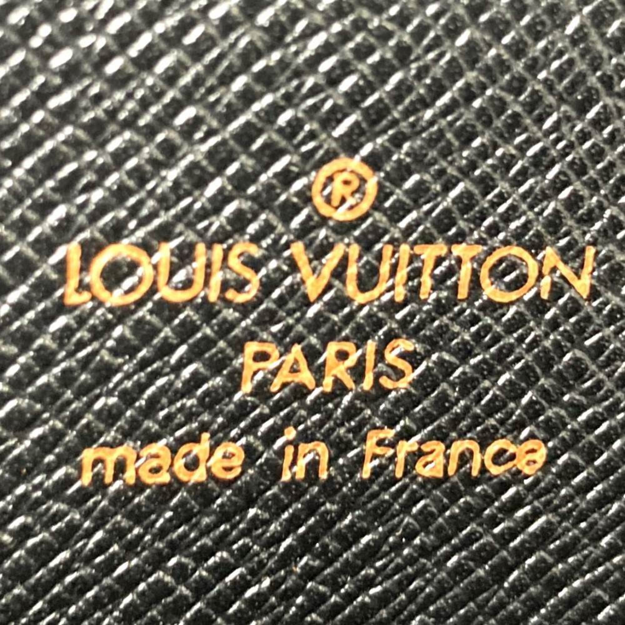 Louis Vuitton Black Noir Epi Leather Clutch Bag (Pre-Owned)