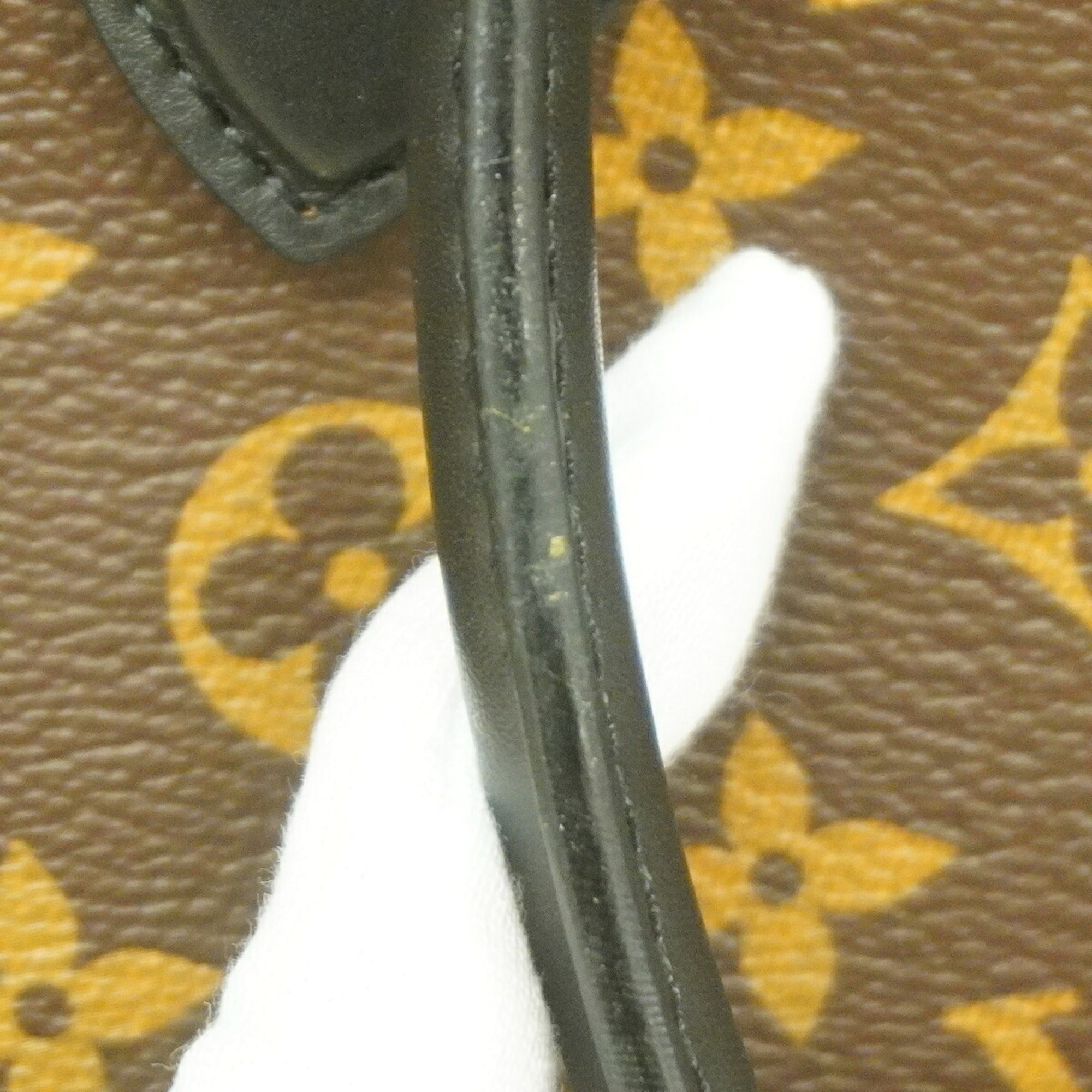 Louis Vuitton Brown Handbag (Pre-Owned)